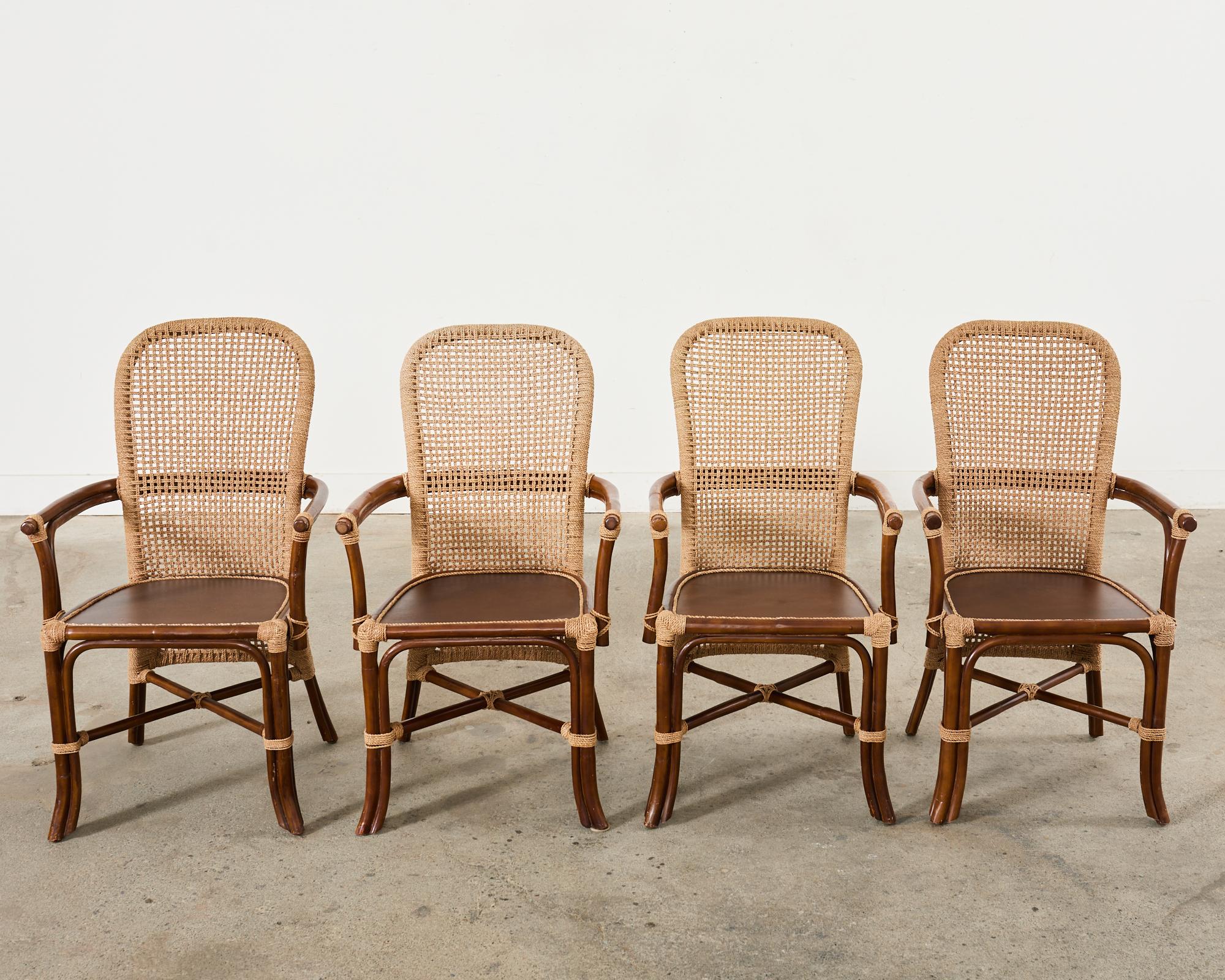 Set di quattro sedie da pranzo moderne in rattan organico e tavolo in vendita 4