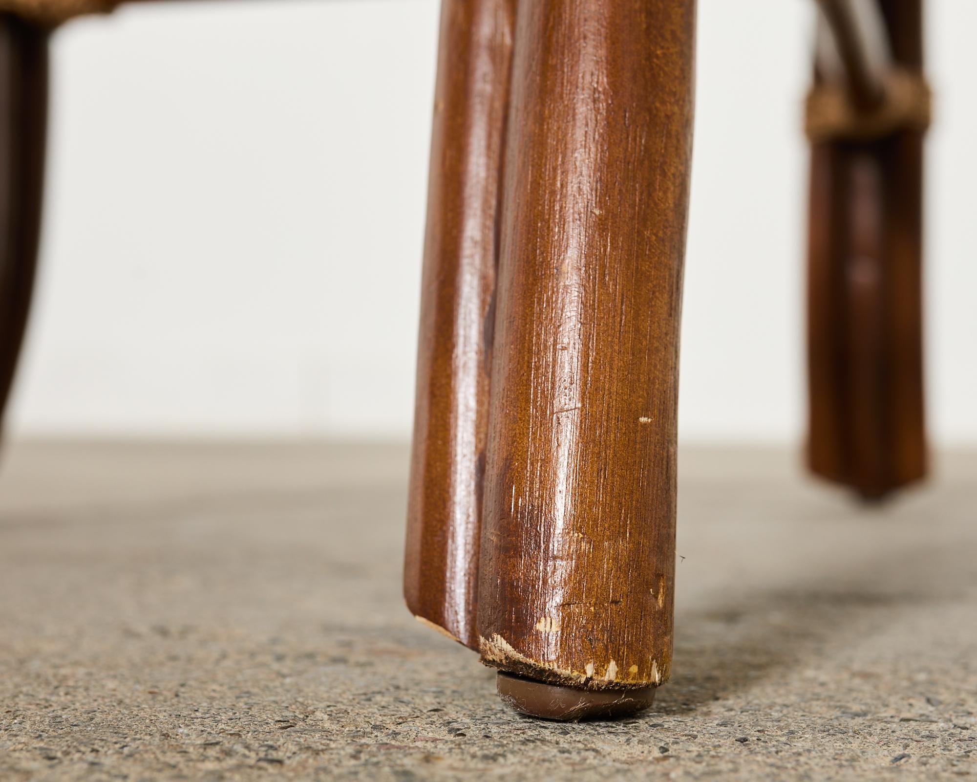 Set di quattro sedie da pranzo moderne in rattan organico e tavolo in vendita 11