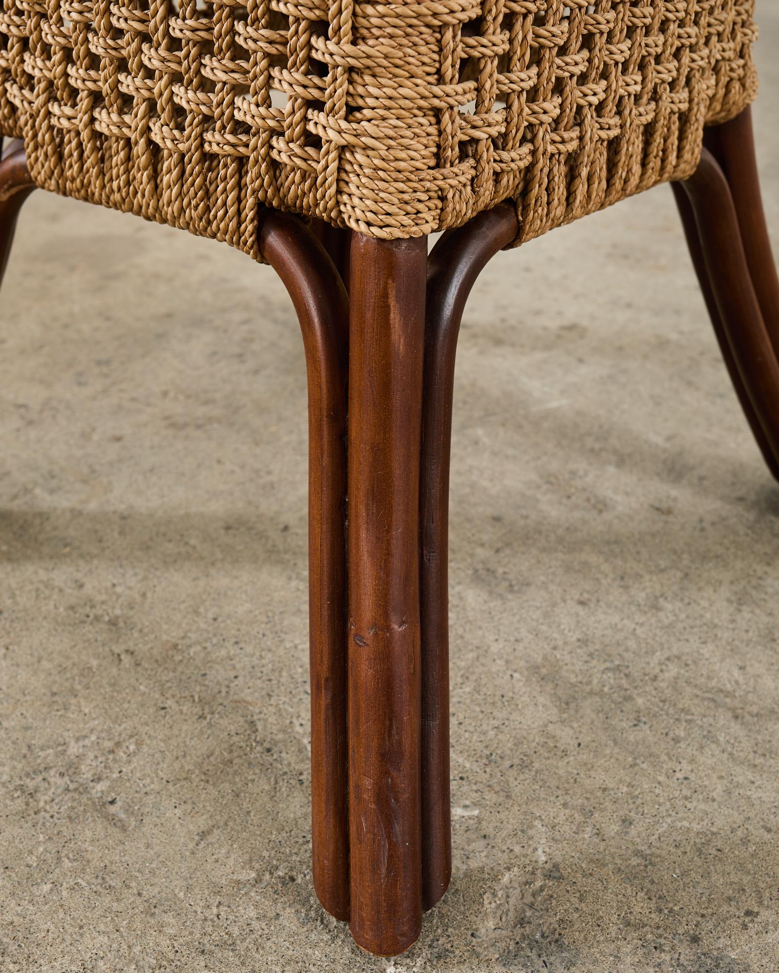 Set di quattro sedie da pranzo moderne in rattan organico e tavolo in vendita 1