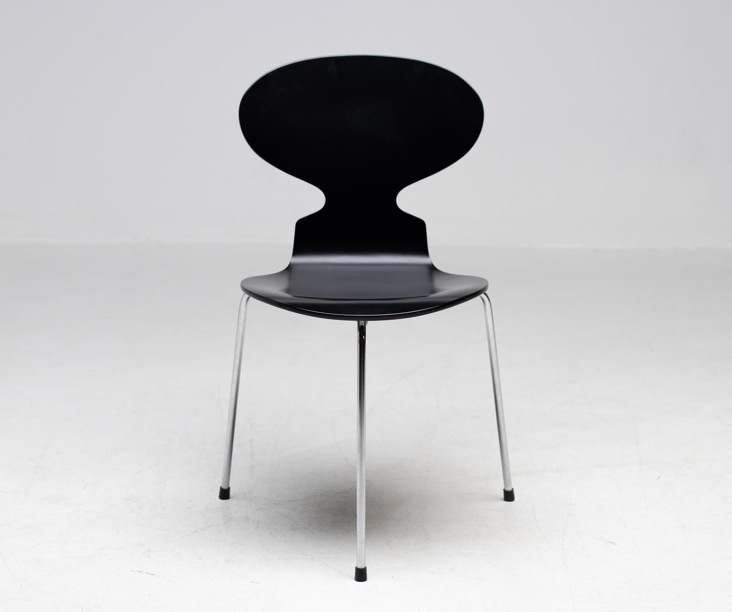 1995 ensemble de 4 chaises iconiques d'Arne Jacobsens, modèle 3100 