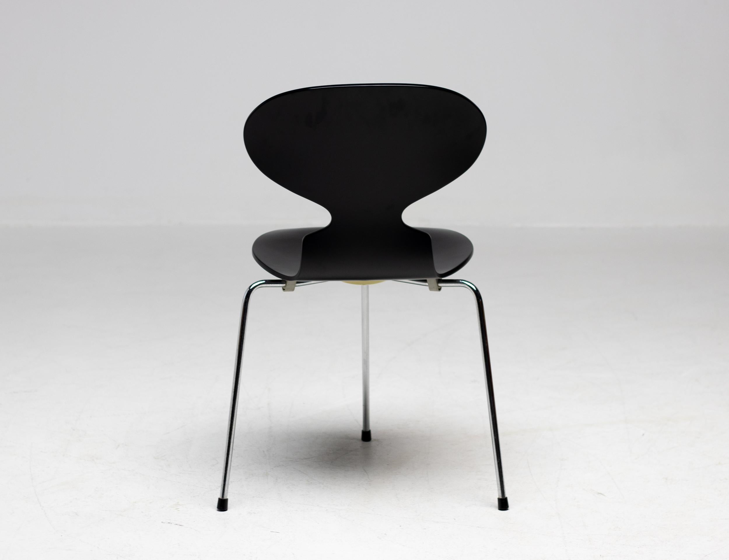 Acier Ensemble de quatre chaises originales 3100 'Ant' d'Arne Jacobsen pour Fritz Hansen en vente