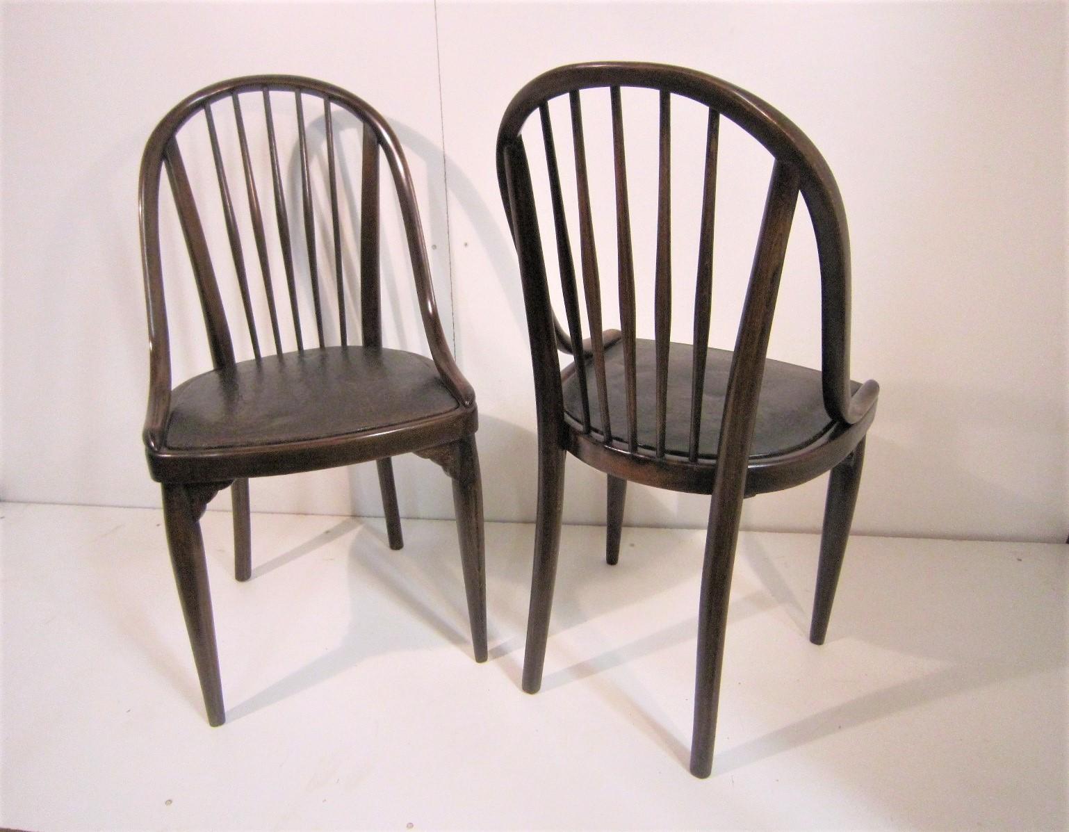 Set of Four Original Beechwood Chairs by Thonet 9