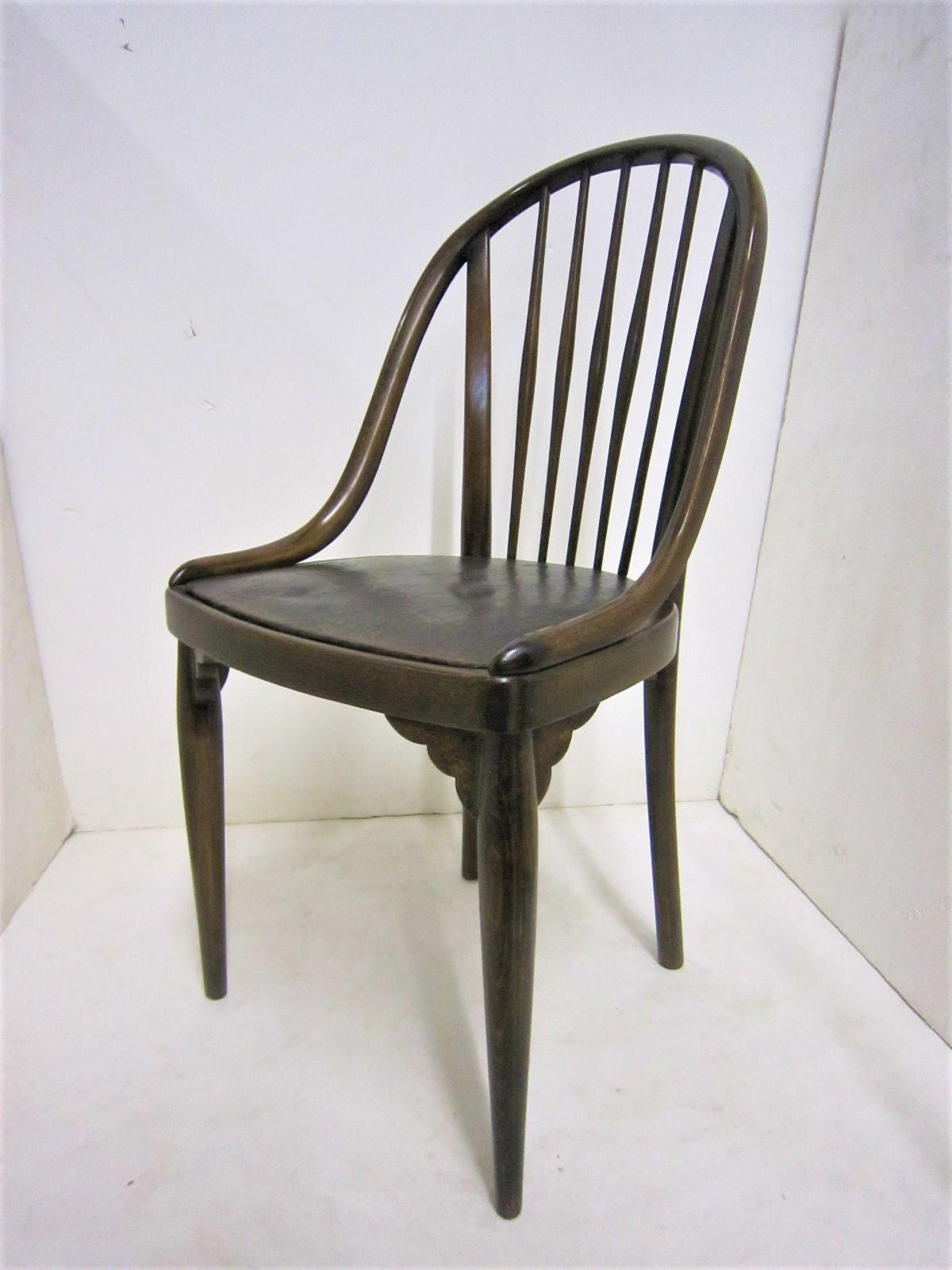 Set of Four Original Beechwood Chairs by Thonet 12