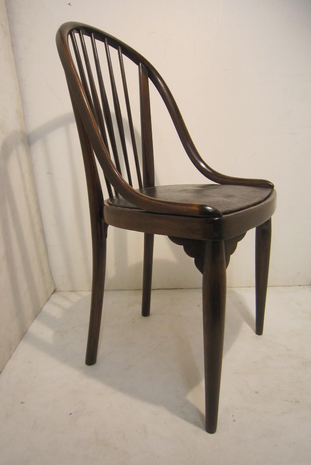 Set of Four Original Beechwood Chairs by Thonet In Good Condition In New York City, NY