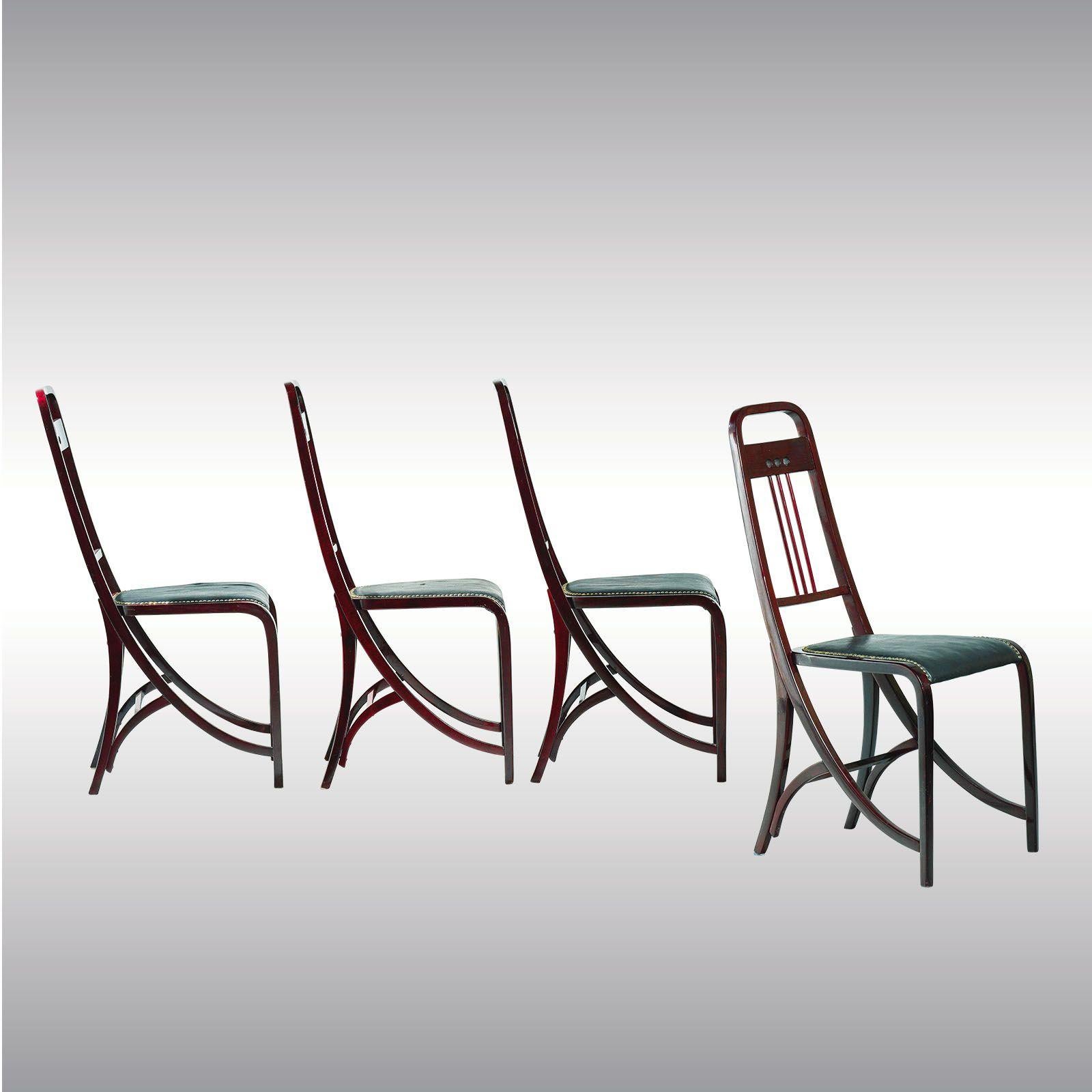 Hand-Crafted Set of four original chairs #511 from 1904, Gebrüder Thonet For Sale