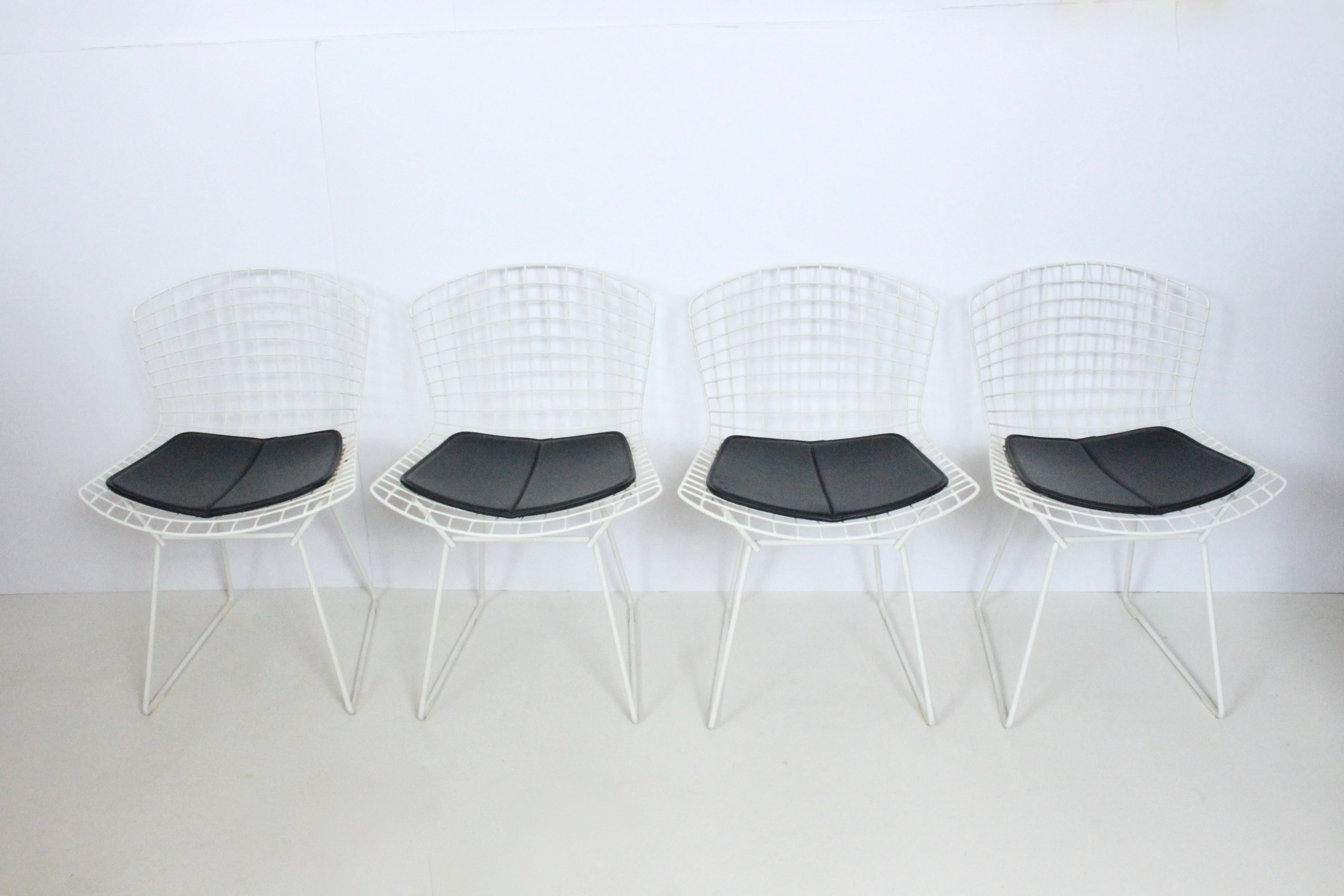 Set of Four Original Harry Bertoia for Knoll White Wire Side Chairs, 1960's 12