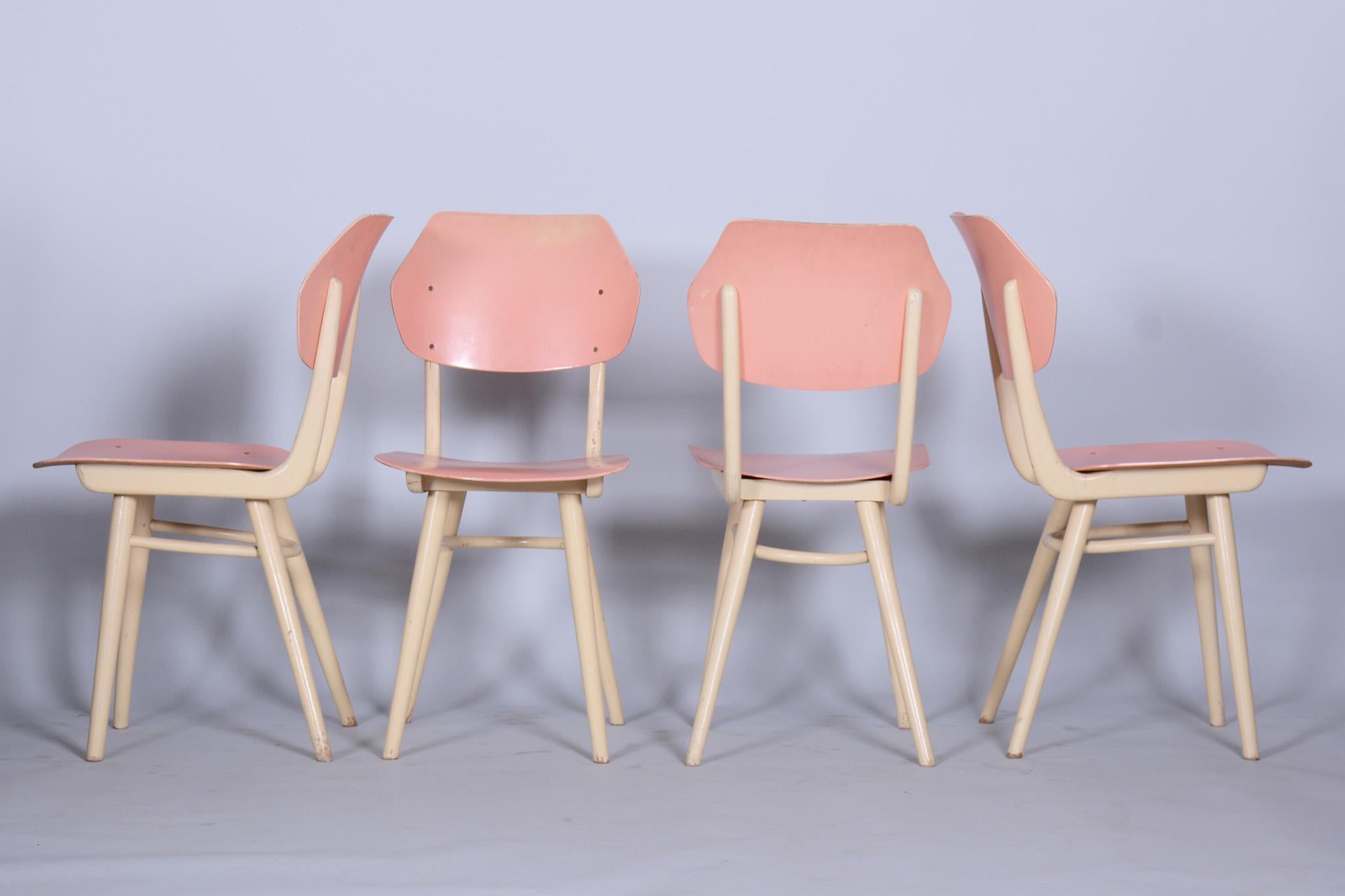 Mid-Century Modern Ensemble de quatre chaises originales du milieu du siècle, par Jitona Sobeslav, Beeche, République tchèque, années 1950 en vente