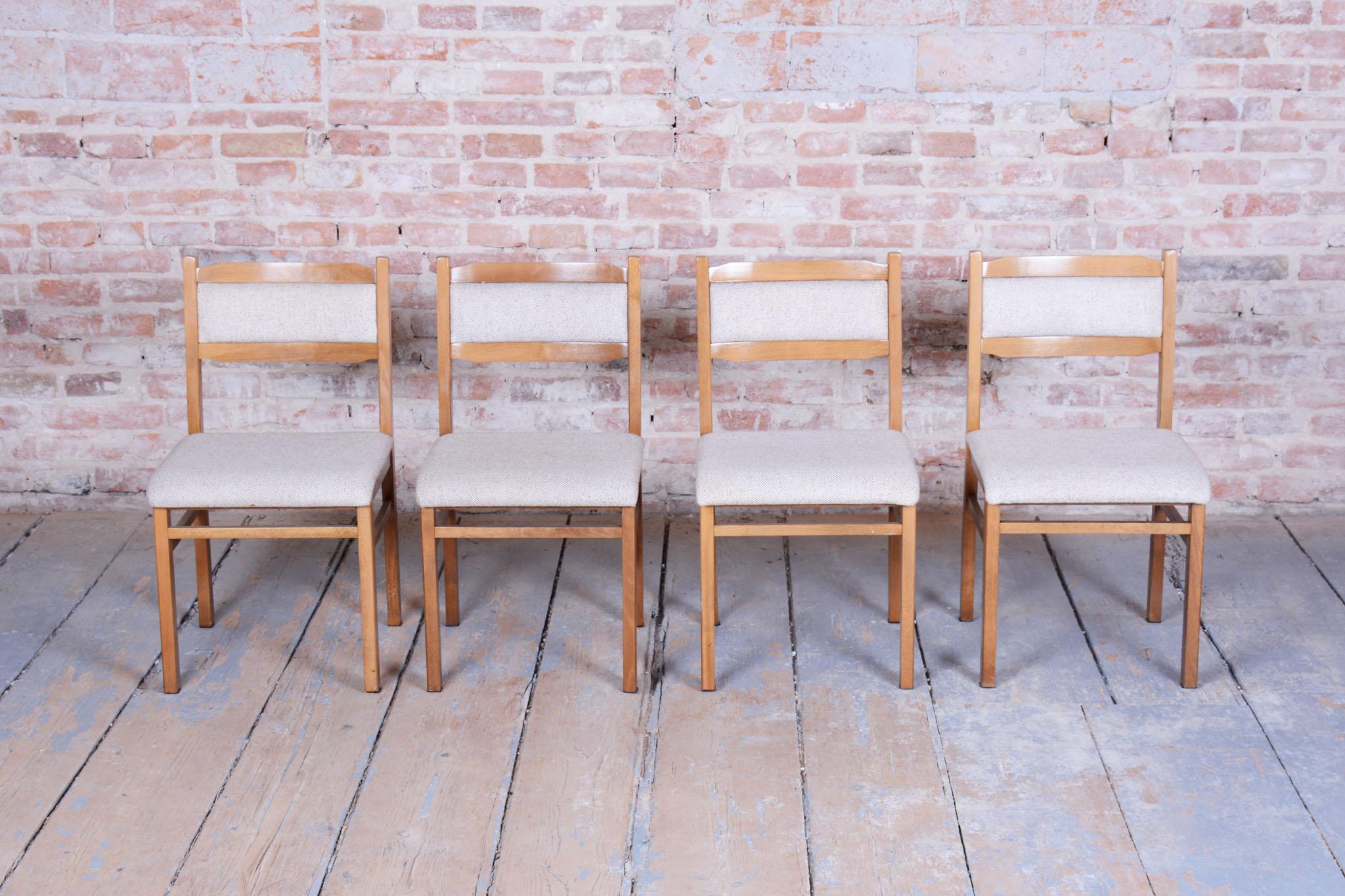 Mid-Century moderno Set di quattro sedie da pranzo originali del metà secolo, Beeche, Repubblica Ceca, anni '60 in vendita