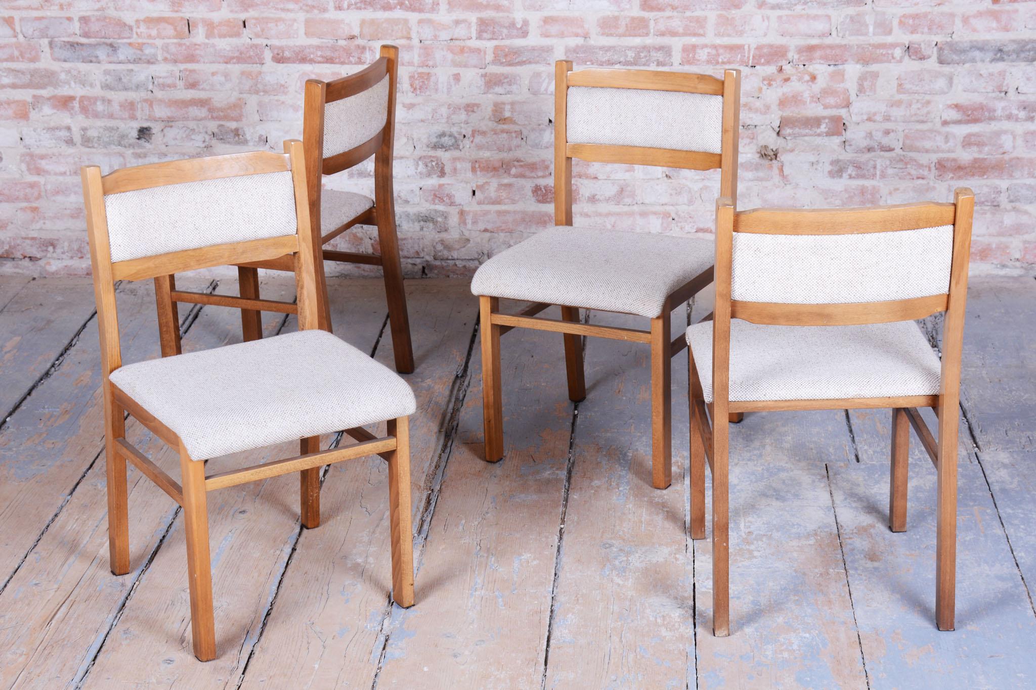 Metà XX secolo Set di quattro sedie da pranzo originali del metà secolo, Beeche, Repubblica Ceca, anni '60 in vendita