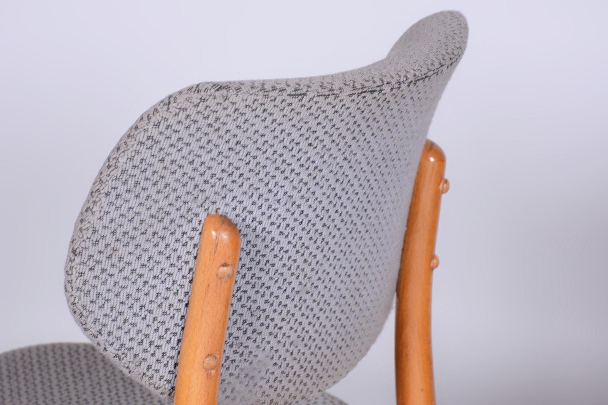 Ensemble de quatre chaises originales de style mi-siècle moderne, hêtre, tchèque, années 1960 en vente 3