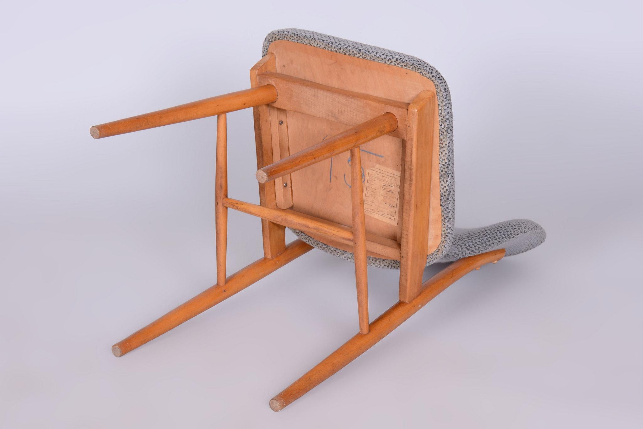 Ensemble de quatre chaises originales de style mi-siècle moderne, hêtre, tchèque, années 1960 en vente 5