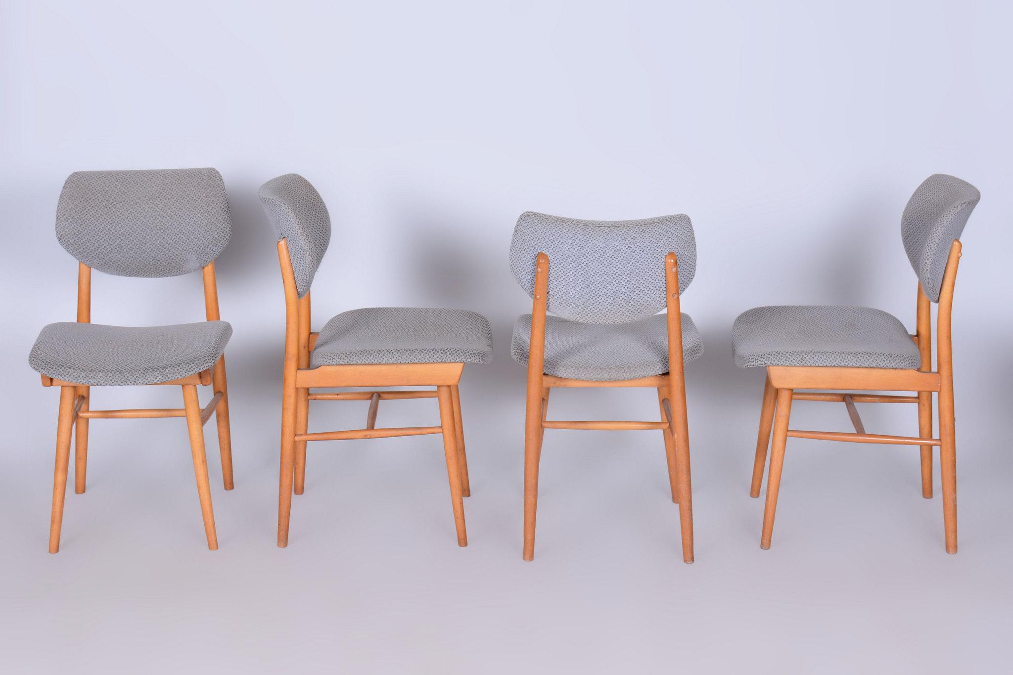 Ensemble de quatre chaises originales de style mi-siècle moderne, hêtre, tchèque, années 1960 Bon état - En vente à Brandys nad Labem, Středočeský kraj
