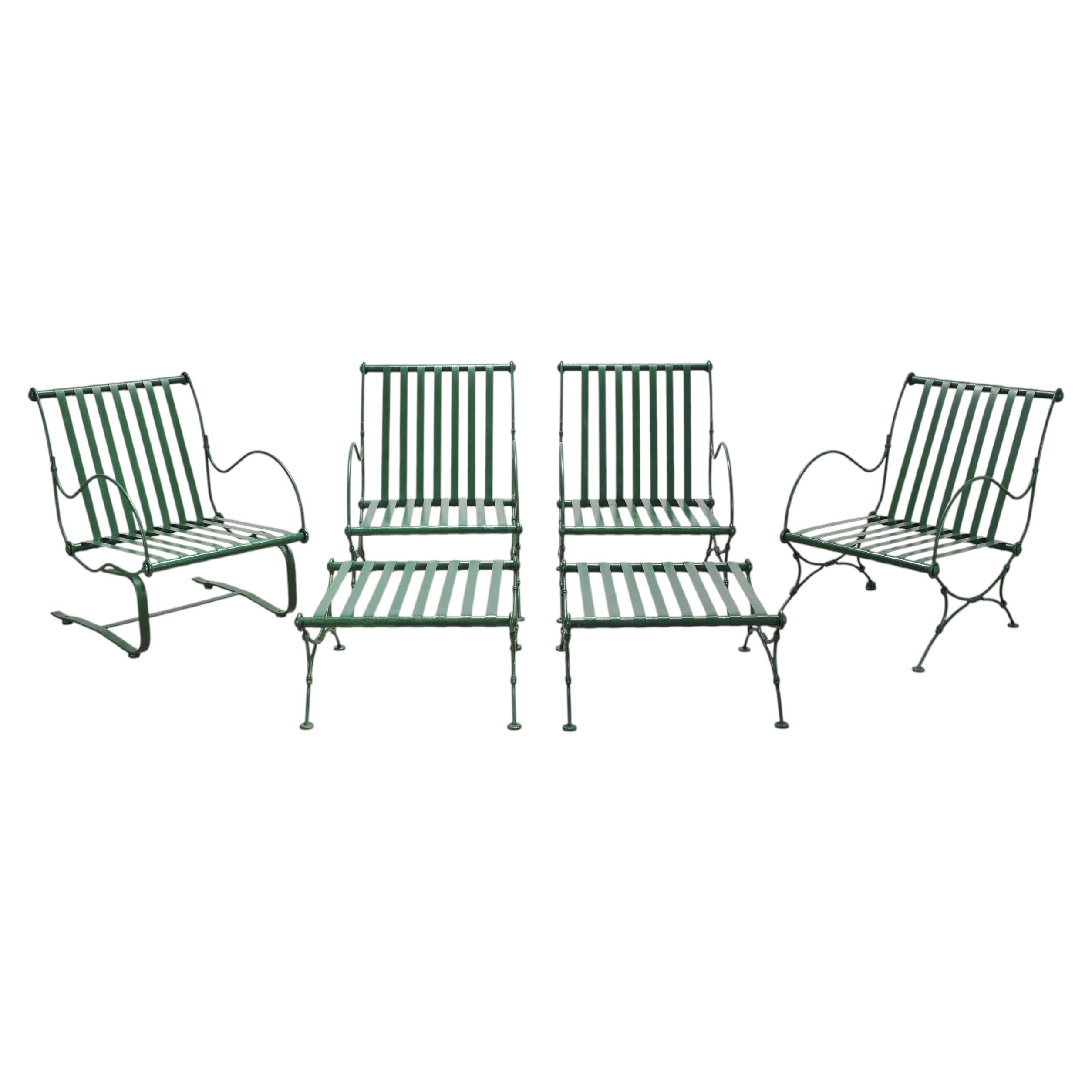 Vierer-Set O.W. Lee Iron Garten-Liegestühle und zwei Fußhocker