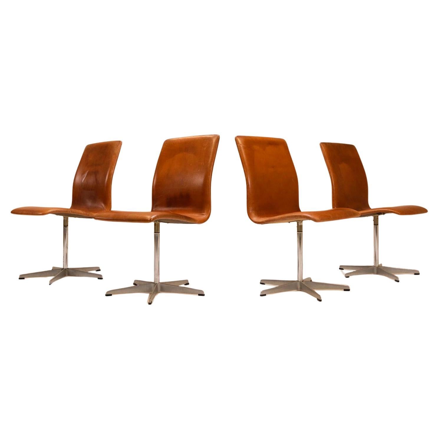 Set of Four Oxford Swivel Chairs in Brown Leather by Arne Jacobsen, design 1965 
