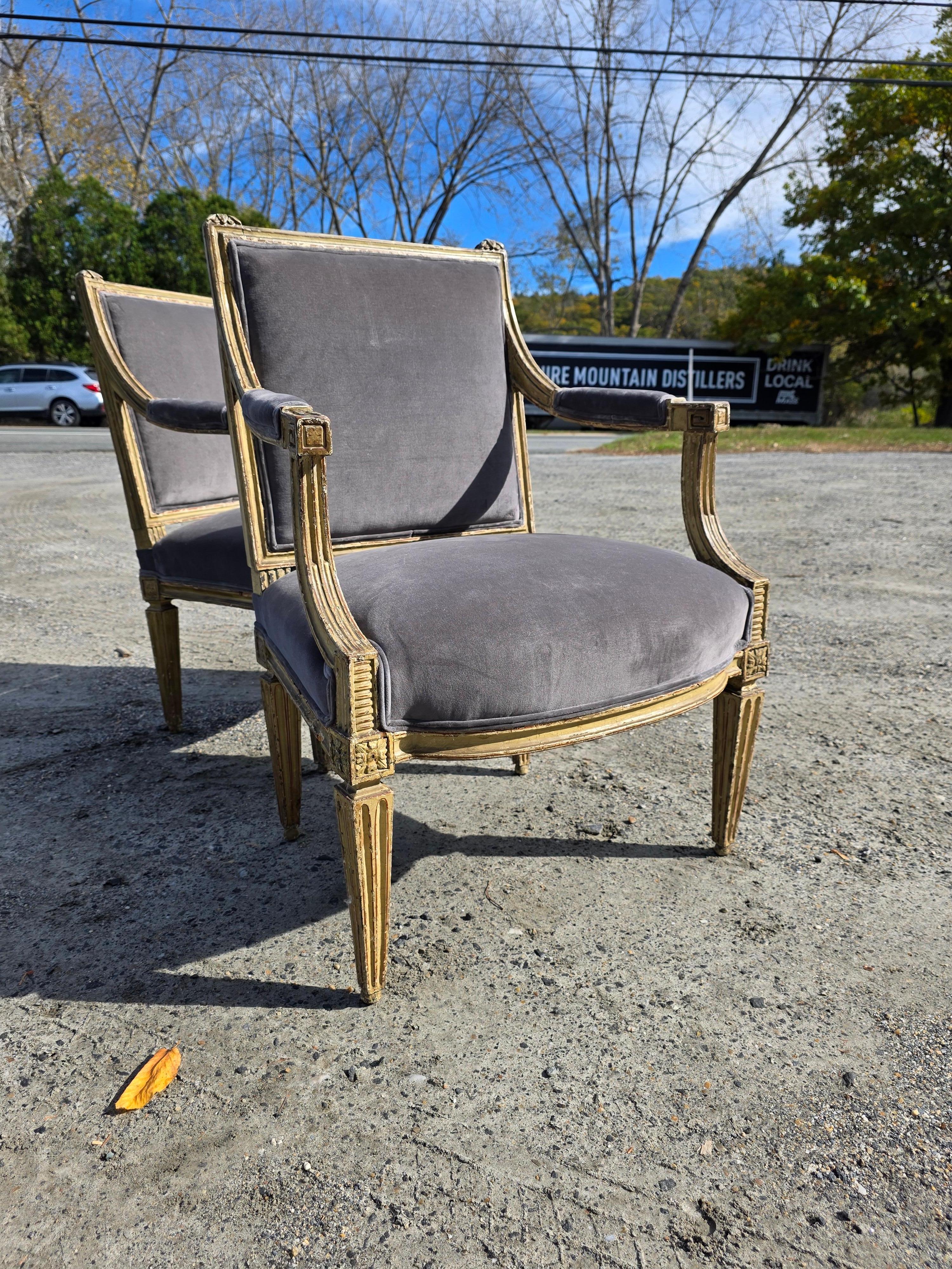 Set of Four Painted Neoclassical Armchairs 18th Century For Sale 4