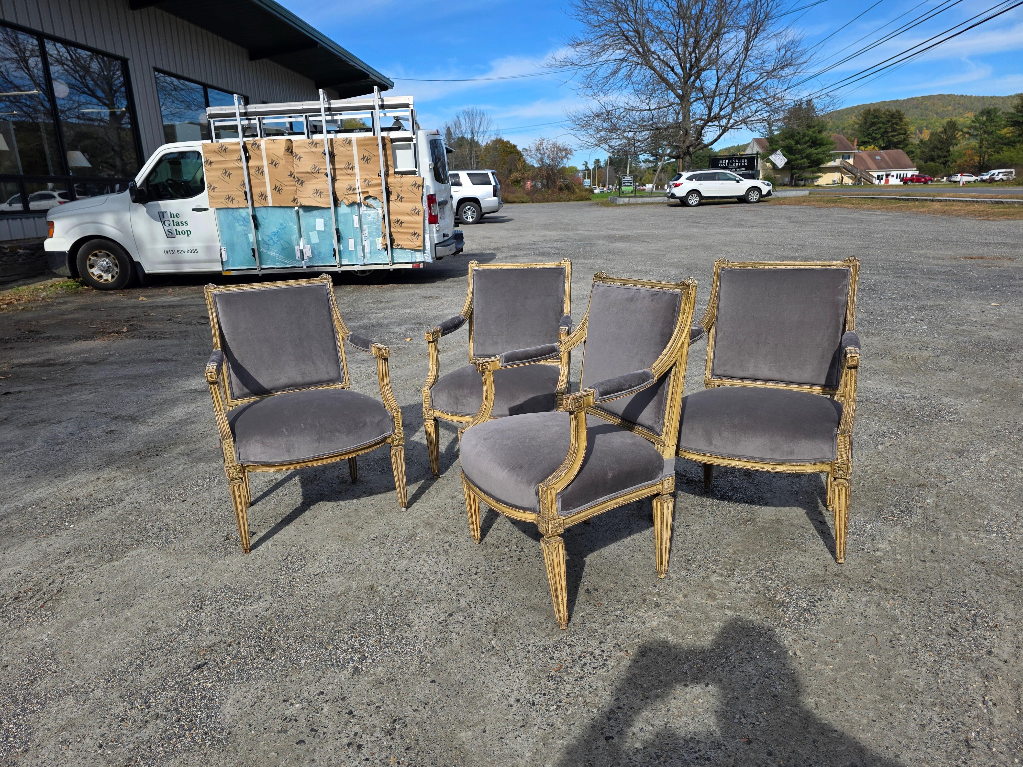 Set of Four Painted Neoclassical Armchairs 18th Century For Sale 10