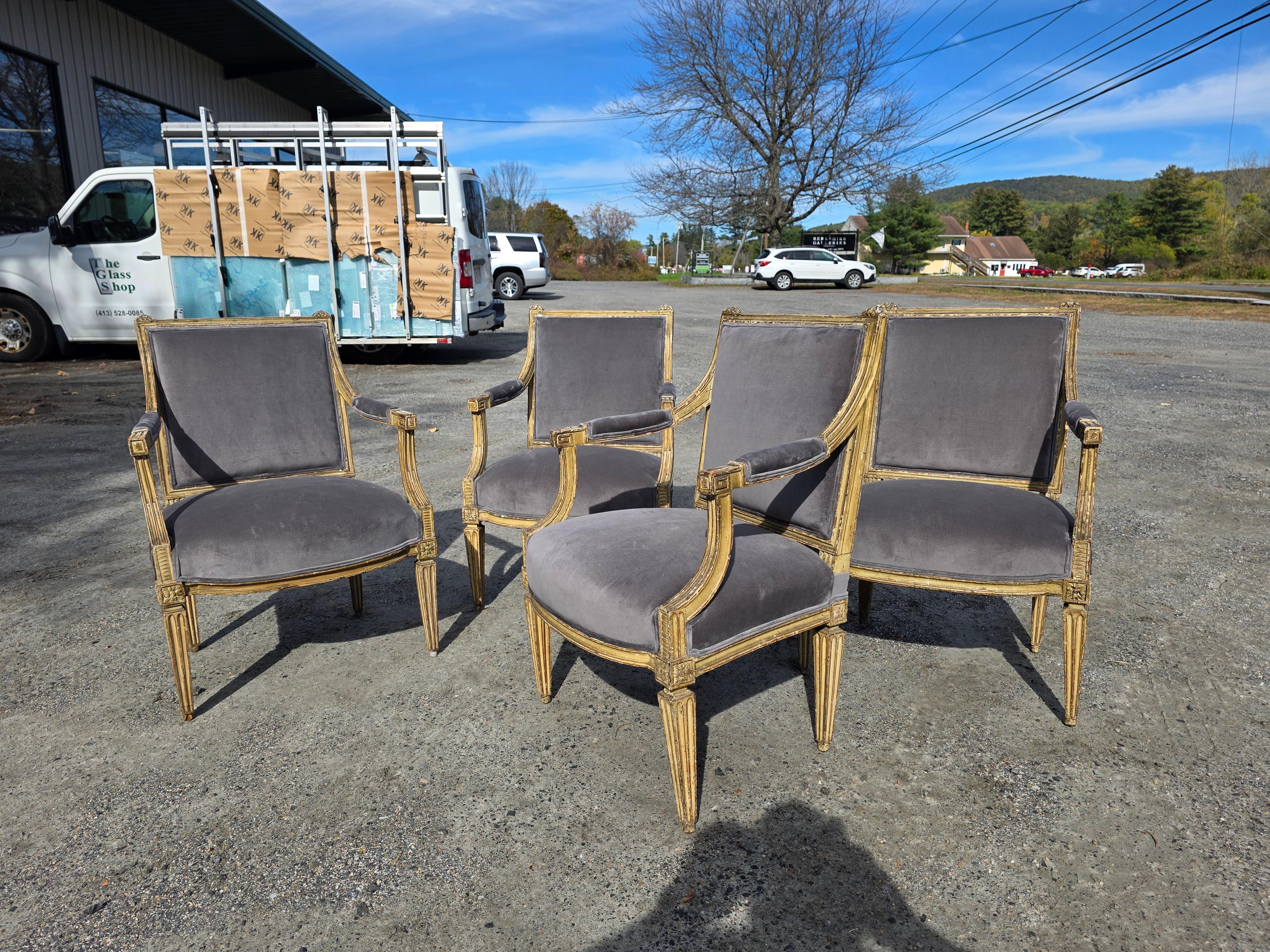 Set of Four Painted Neoclassical Armchairs 18th Century For Sale 11