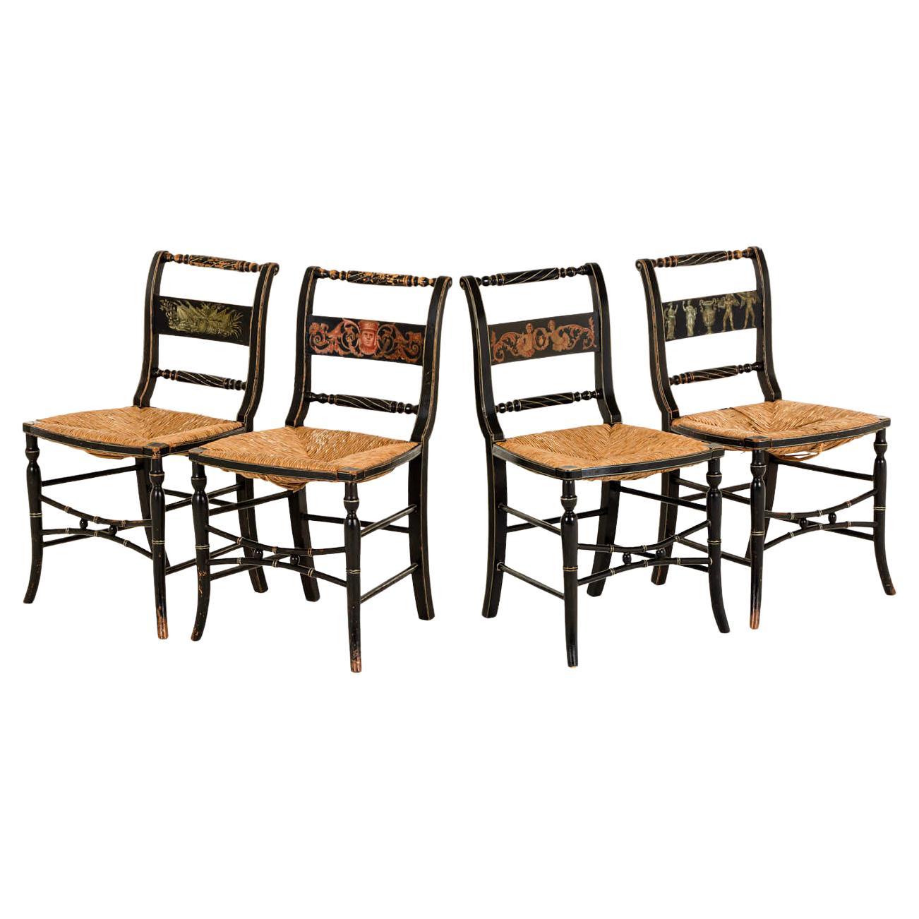 Set di quattro sedie dipinte del periodo Regency