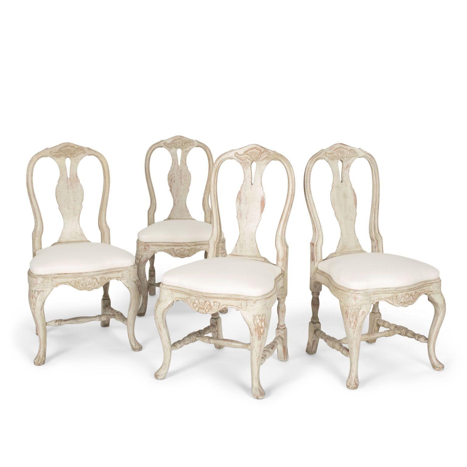 Set of Four Painted Swedish Rococo Chairs In Good Condition In Houston, TX