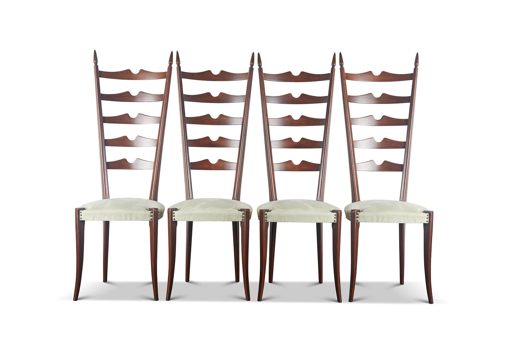 Mid-Century moderno Set di quattro sedie da pranzo Paolo Buffa Highback Chiavari in vendita