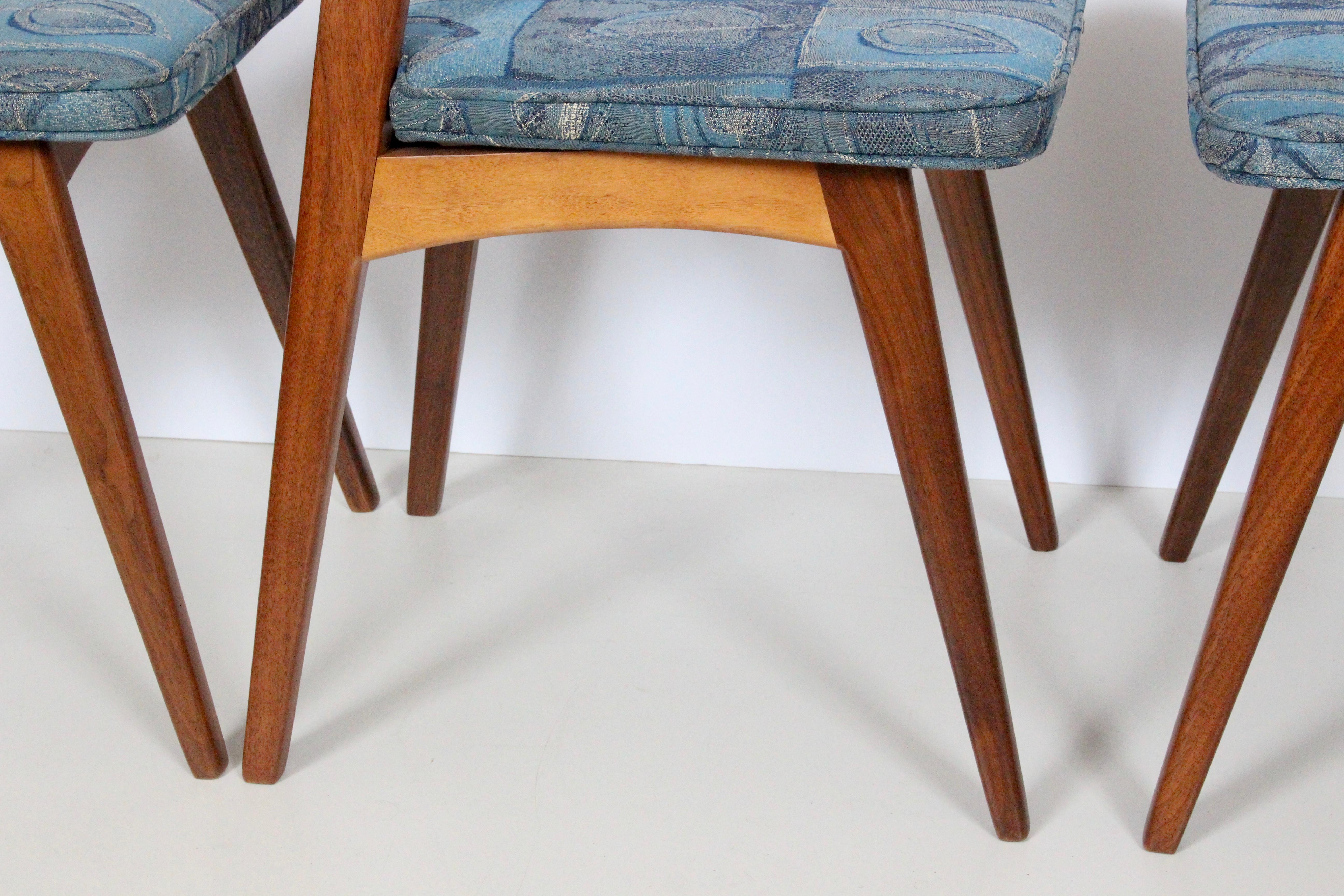 Set di 4 sedie da pranzo in stile Paul McCobb imbottite in noce nero, anni '50 in vendita 6