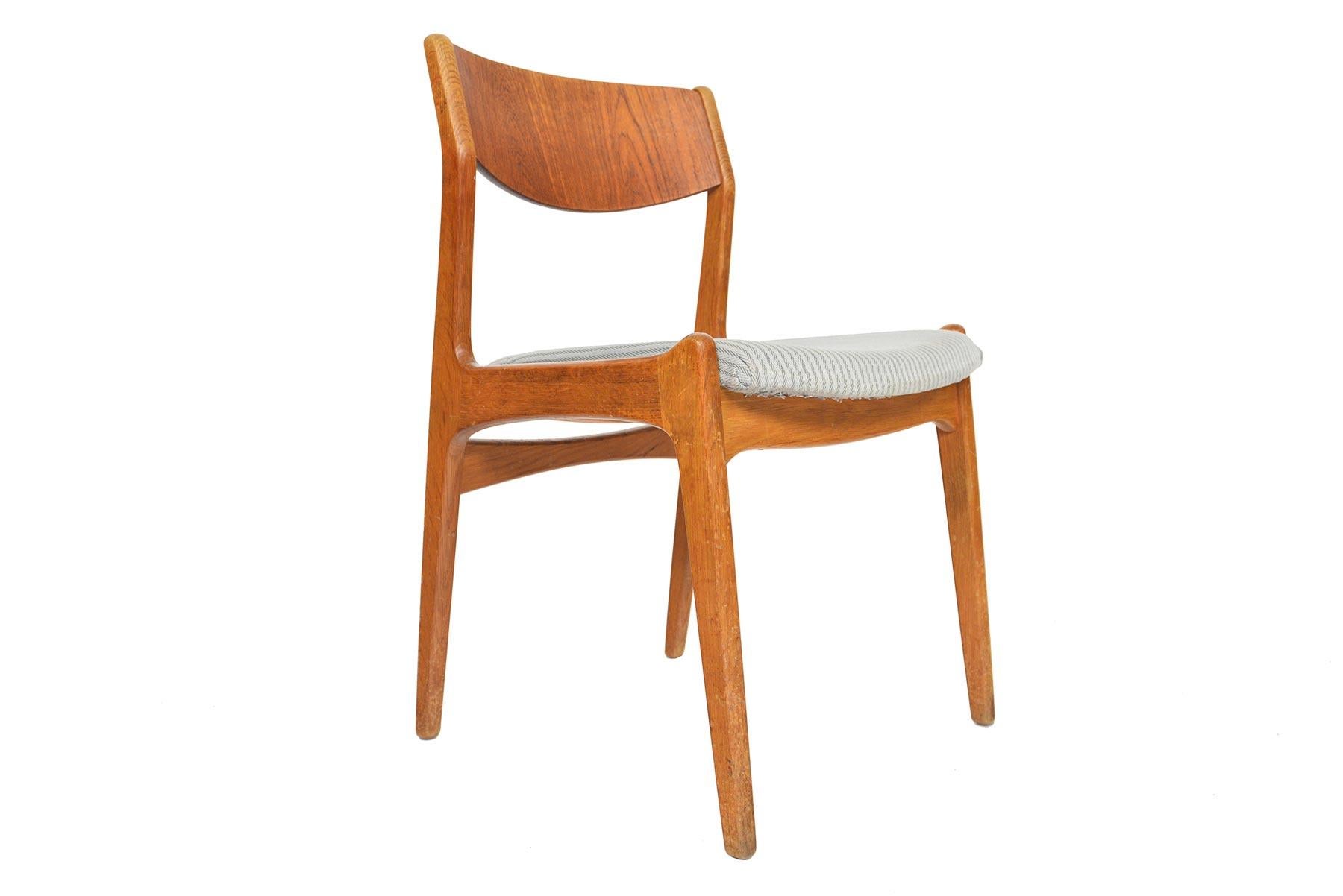 Set of Four P.E. Jørgensen Danish Modern Dining Chairs in Teak and Oak In Good Condition In Berkeley, CA
