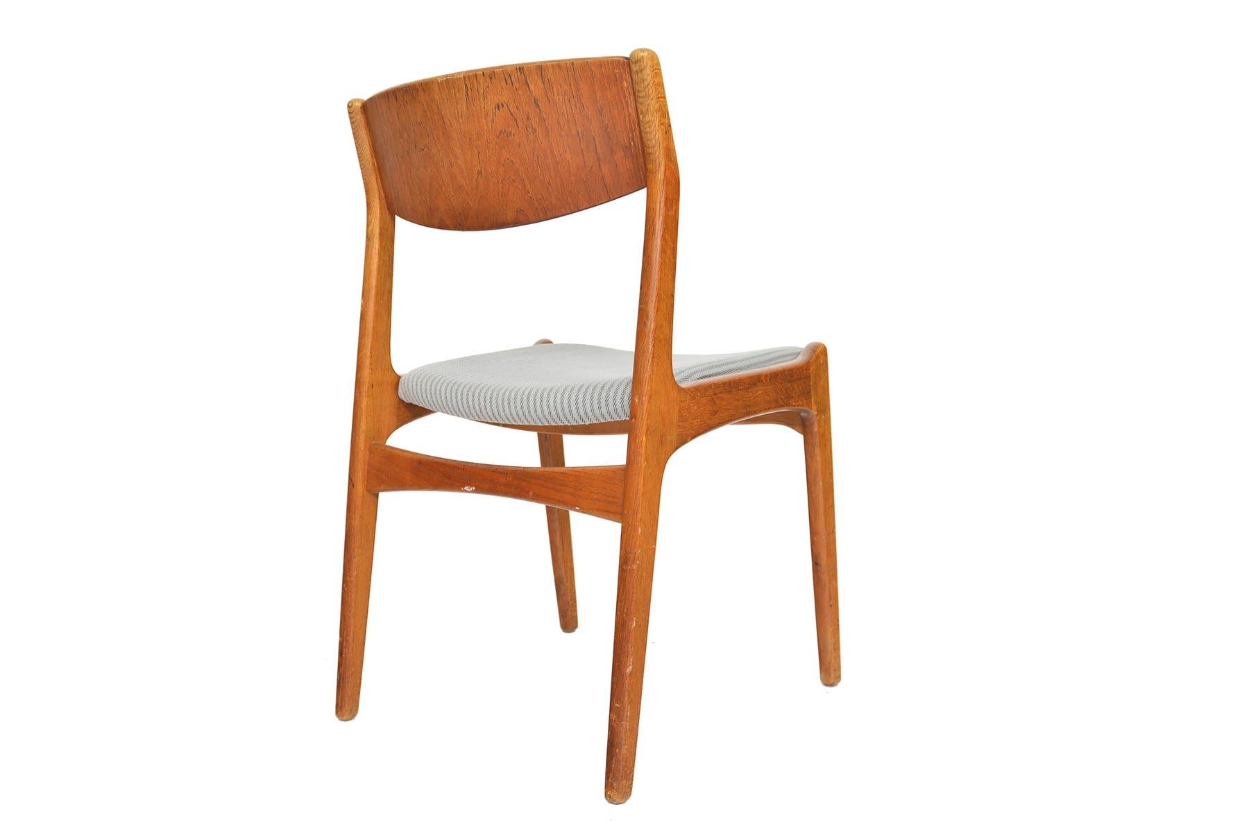 20th Century Set of Four P.E. Jørgensen Danish Modern Dining Chairs in Teak and Oak