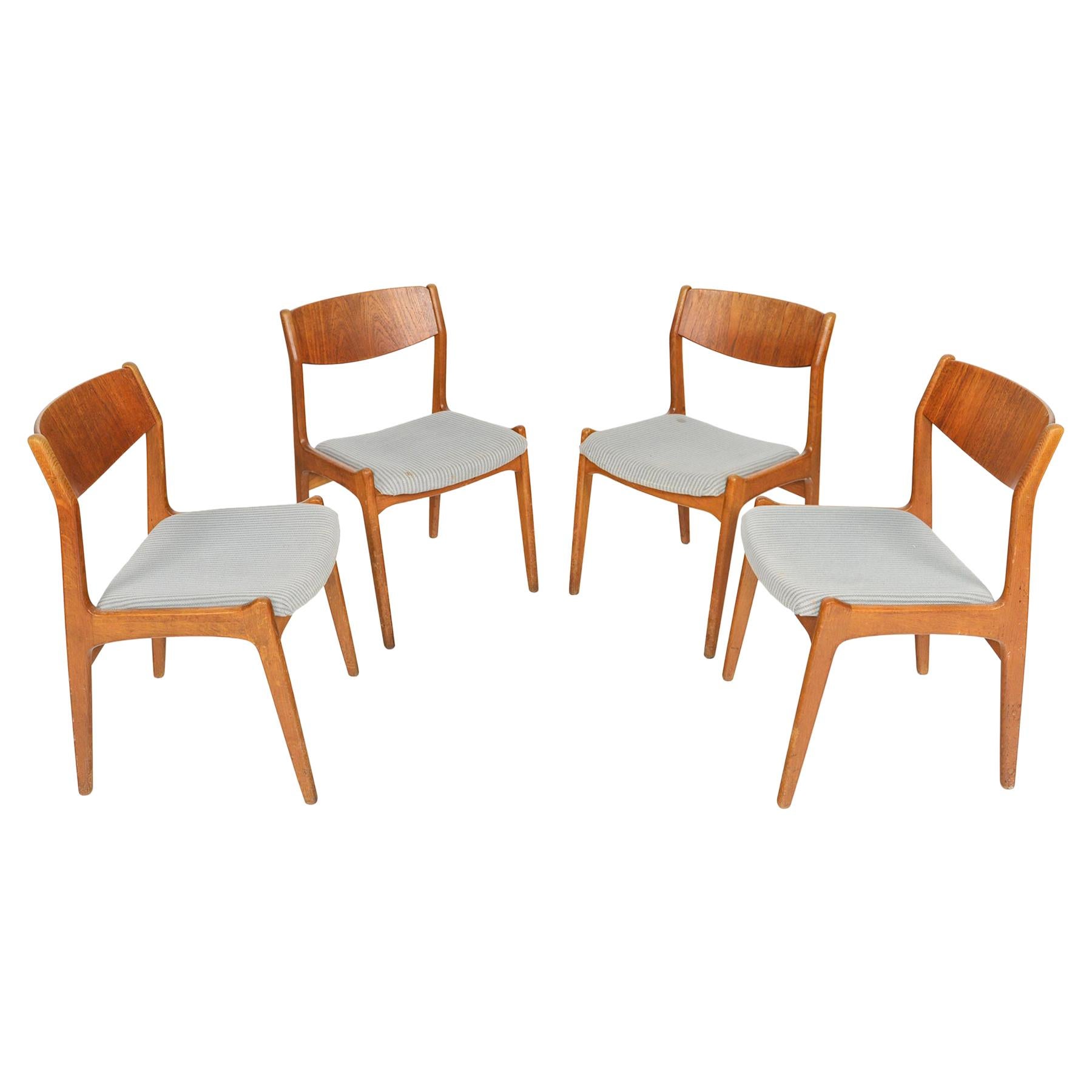 Set of Four P.E. Jørgensen Danish Modern Dining Chairs in Teak and Oak