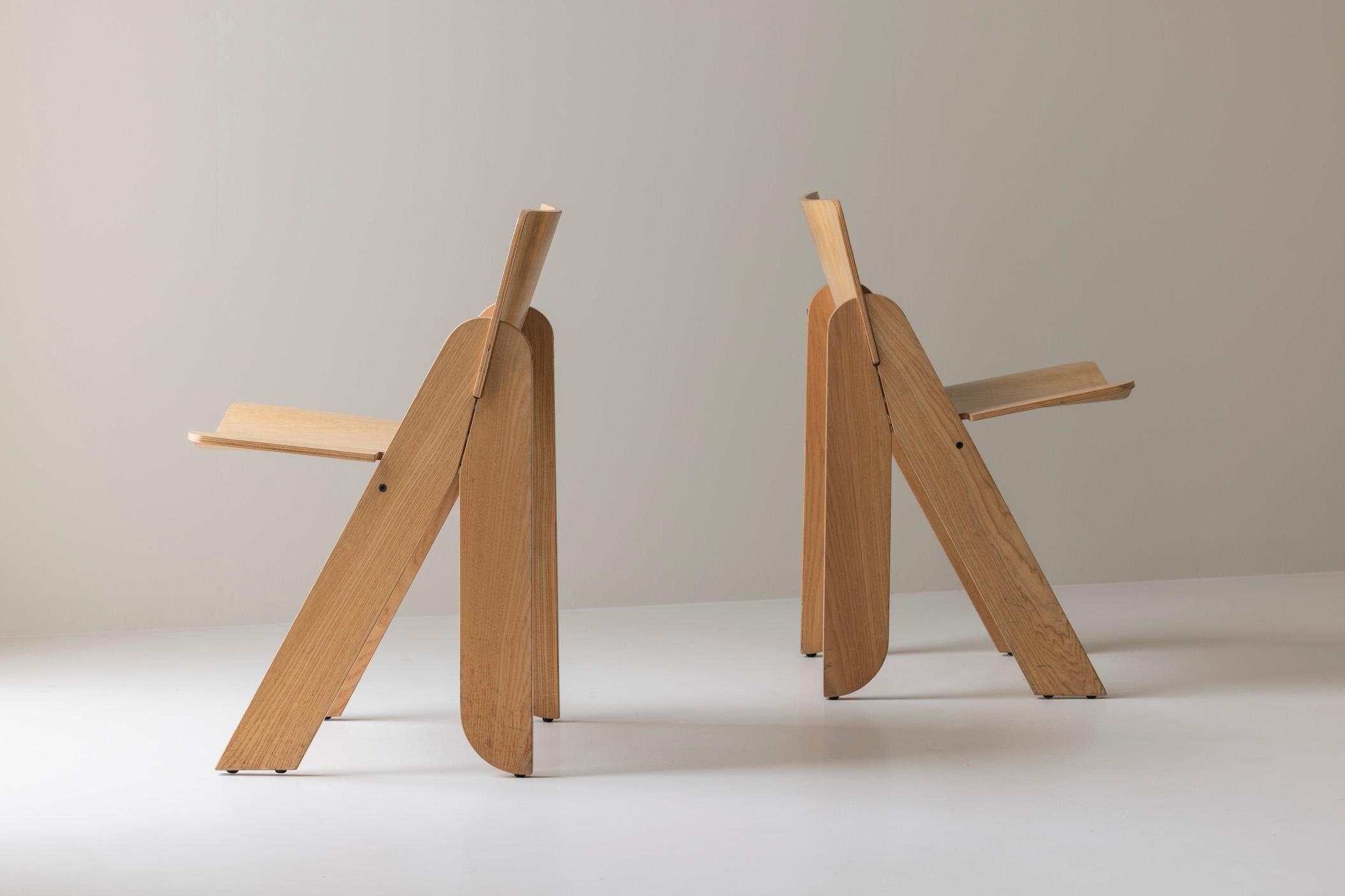 Juego de cuatro sillas de comedor 