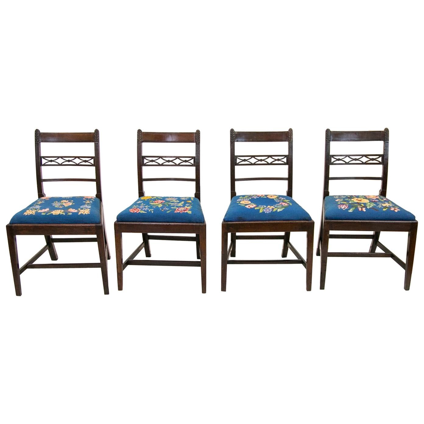 Ensemble de quatre chaises anglaises d'époque Hepplewhite