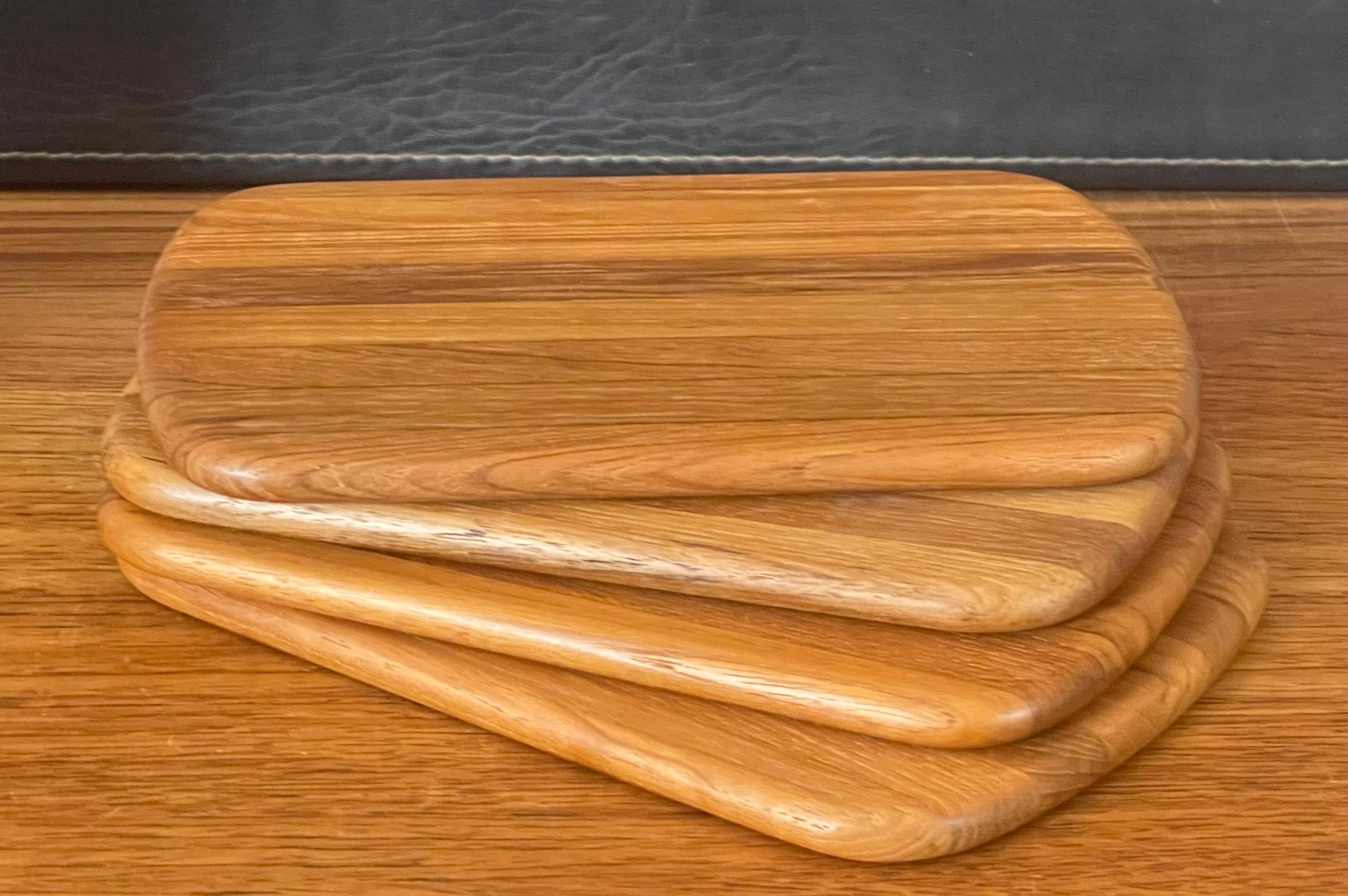 Danois Ensemble de quatre petites planches de découpe de bois de boucherie danoises modernes en teck en vente