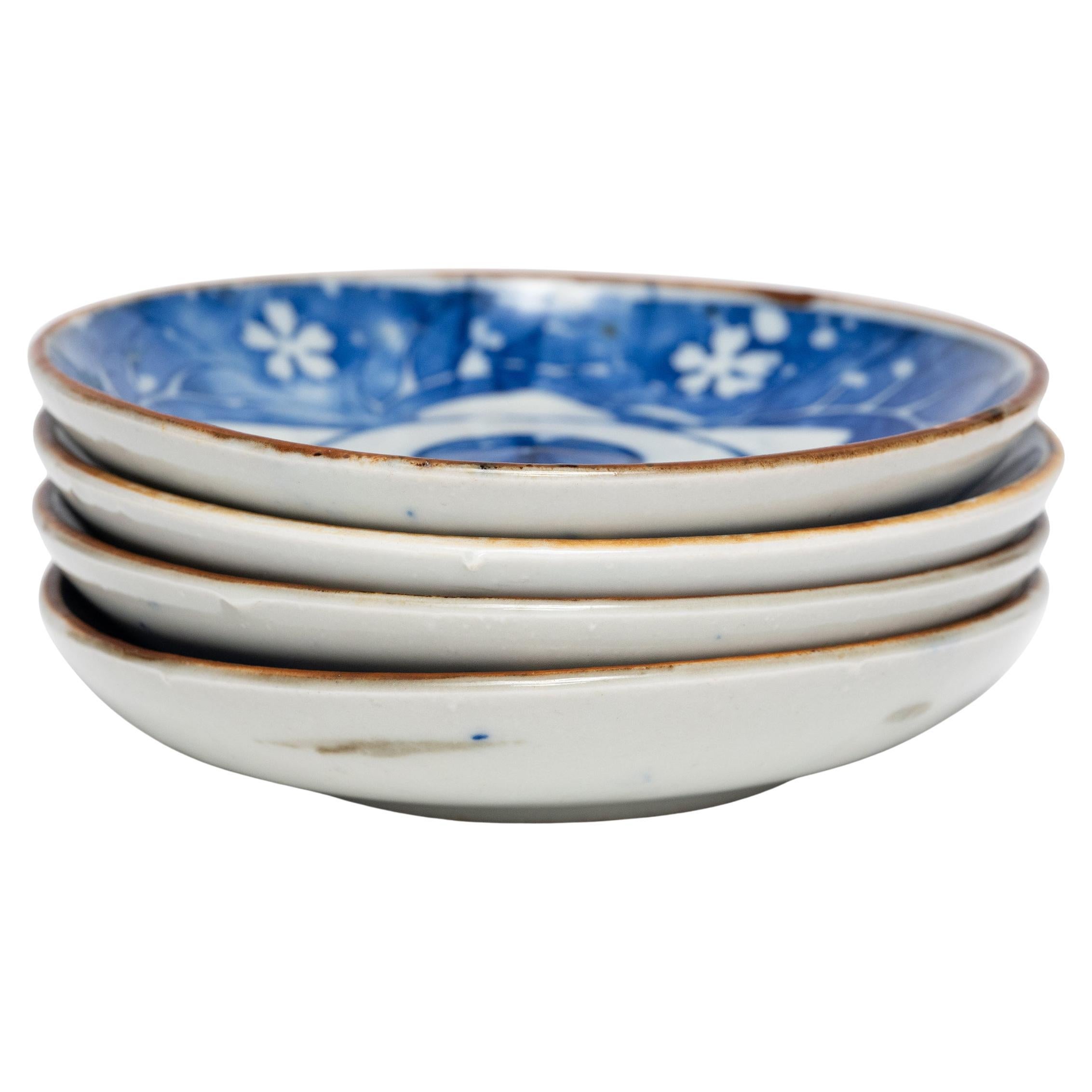 Set von vier kleinen japanischen blau-weißen Inban-Tellern aus Japan