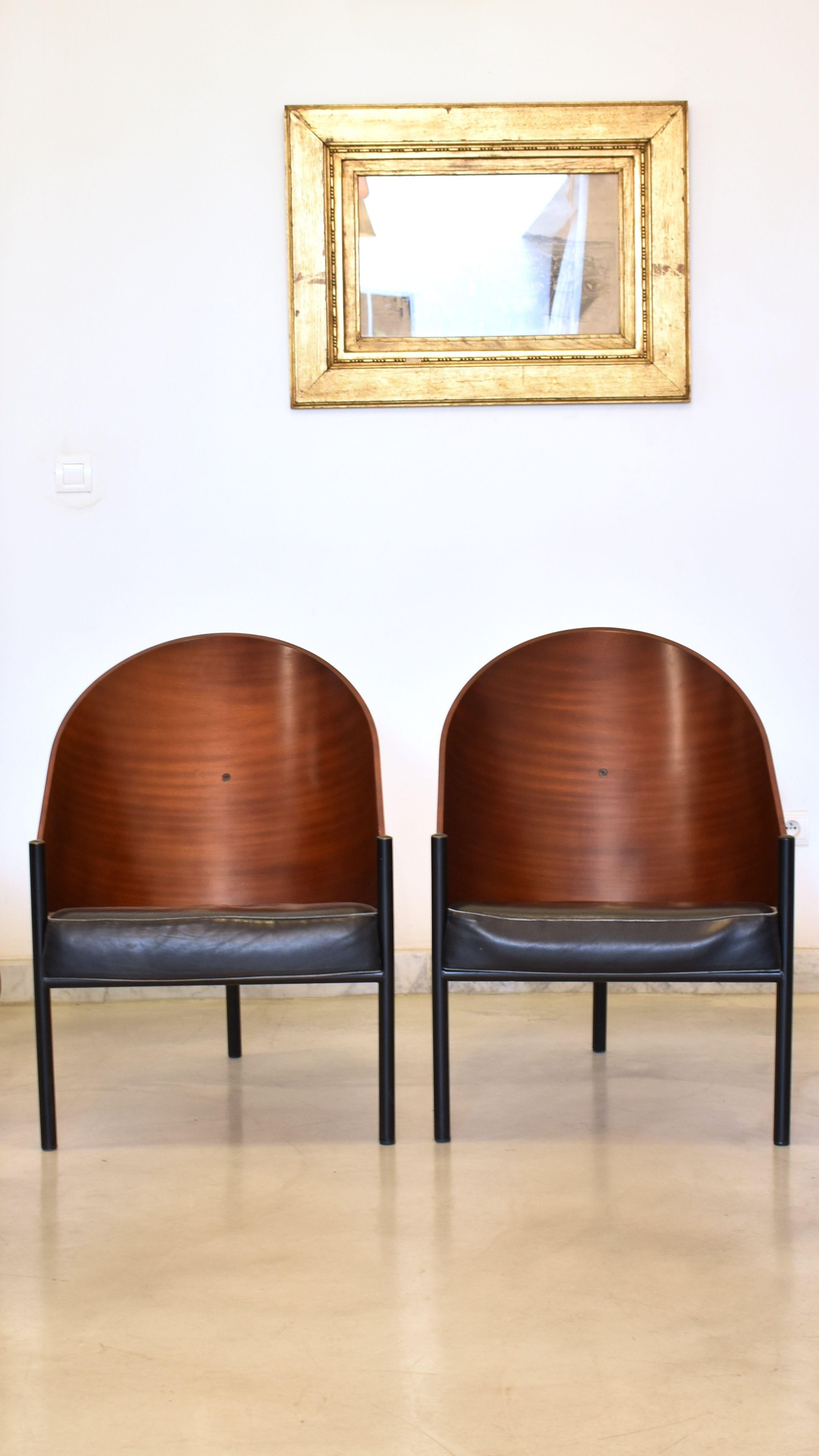 Designed by the renowned Philippe Starck in 1980, the Pratfall Armchair is a gem of modern design. Combining minimalism and functionality, this first edition is a distinctive reflection of Starck's avant-garde style. Made with quality materials, it