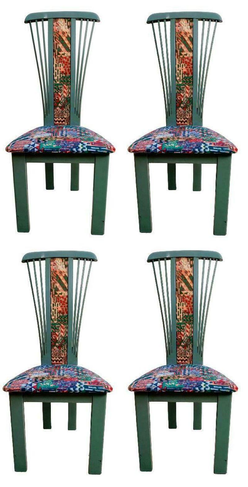 Satz von vier im Pierre Cardin-Stil entworfenen Stühlen, 1970er Jahre (Ende des 20. Jahrhunderts) im Angebot