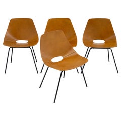 Ensemble de quatre chaises Pierre Guariche