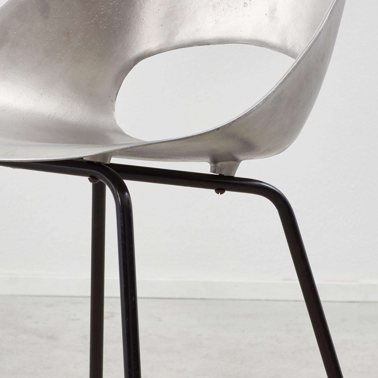 Aluminum Set of four Pierre Guariche Tulip chairs for Steiner, France, 1950s