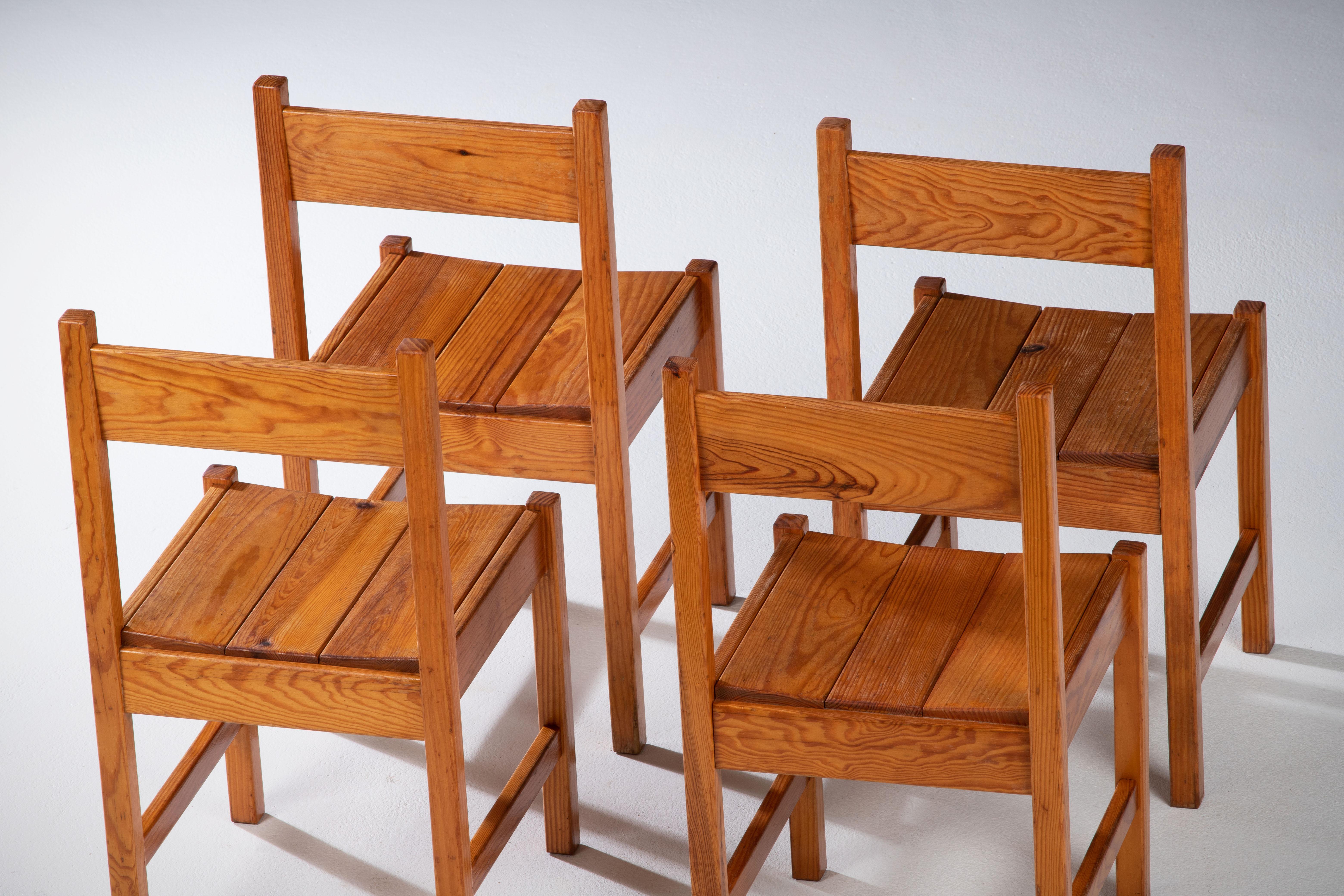 French Set of Four Pine Chairs in Style of Charlotte Perriand, Chalet, France For Sale