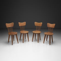 Set di quattro sedie da pranzo in pino, Scandinavia, metà del XX secolo