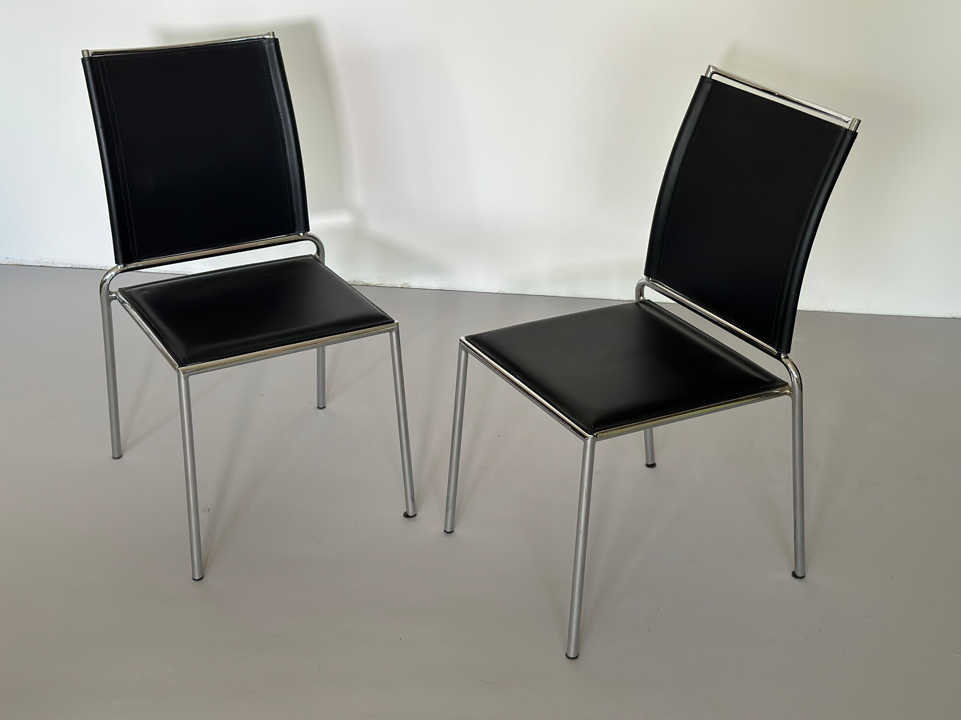 Ensemble de quatre chaises de salle à manger The Moderns, années 1980 en vente 1