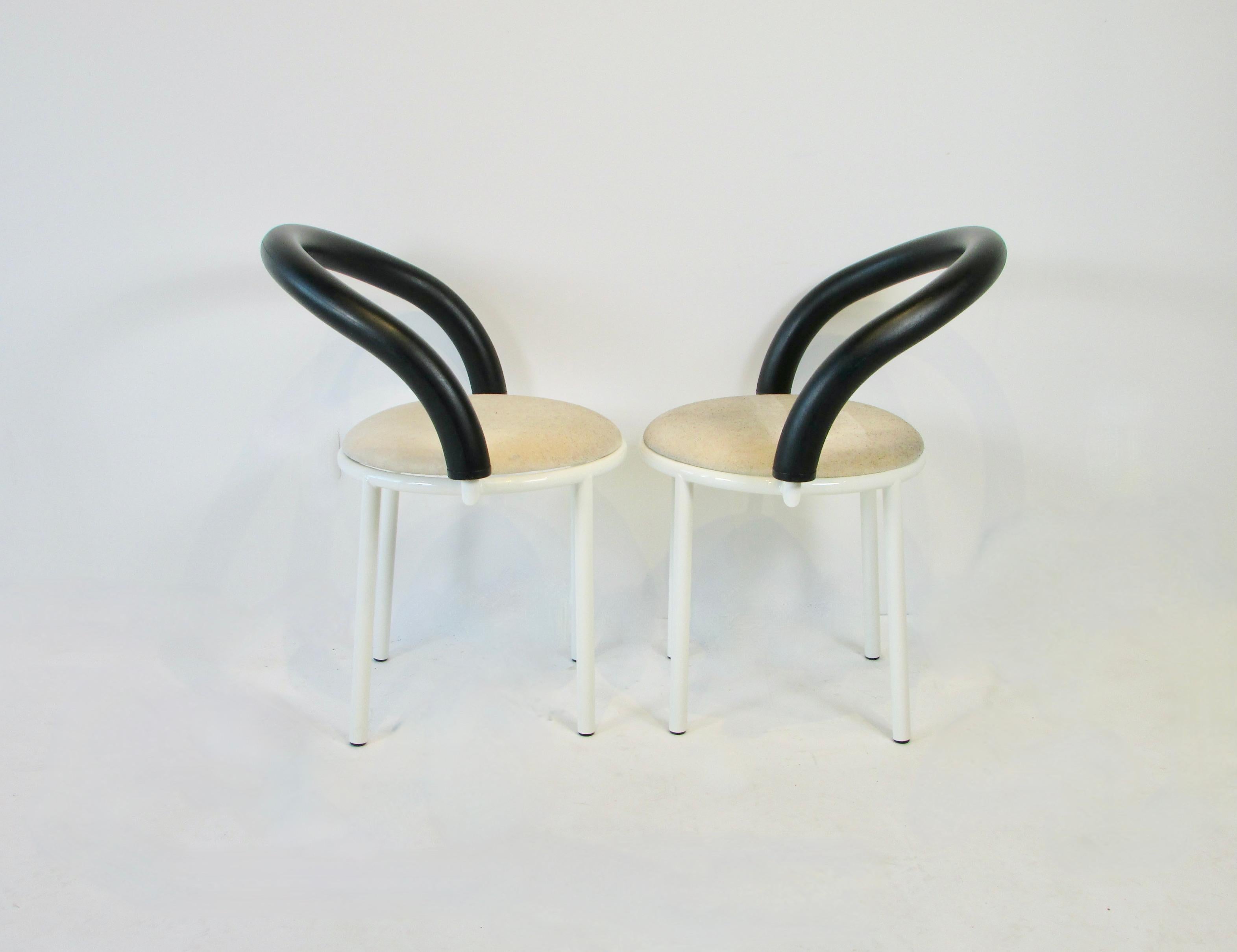 Laqué Ensemble de quatre chaises post-modernes de l'ère Memphis Anna Anselmi pour Bieffeplast en vente