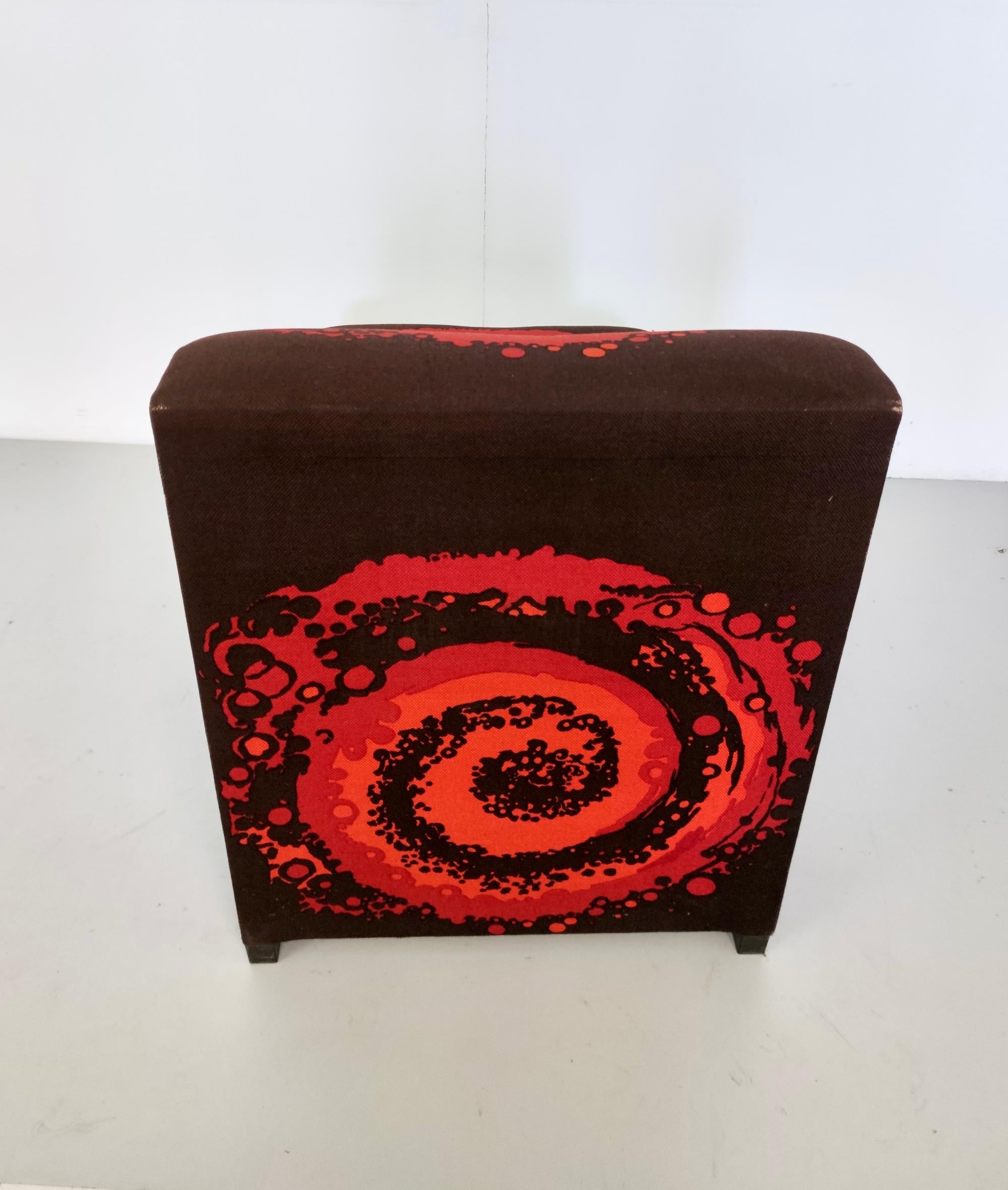 Set of Four Postmodern Brown Lounge Chairs with an Orange Red Spirals Motif For Sale 2