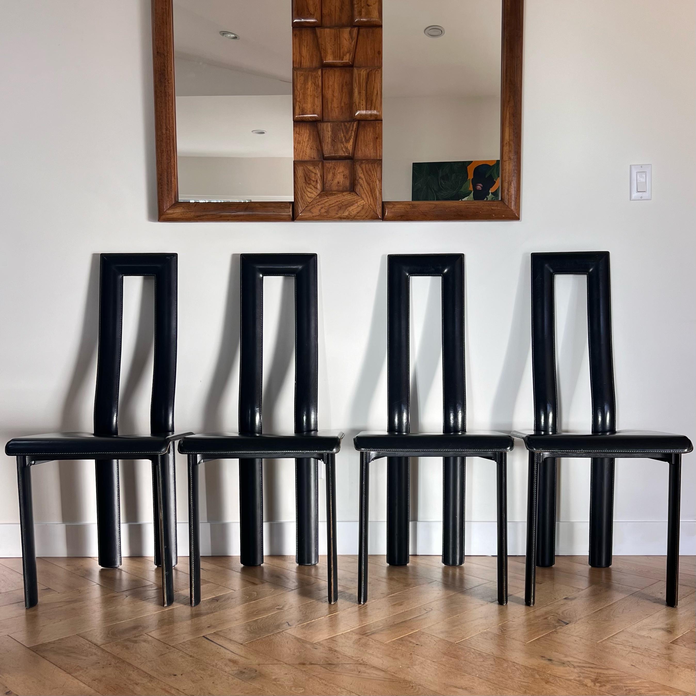 Set di quattro sedie da pranzo postmoderne 