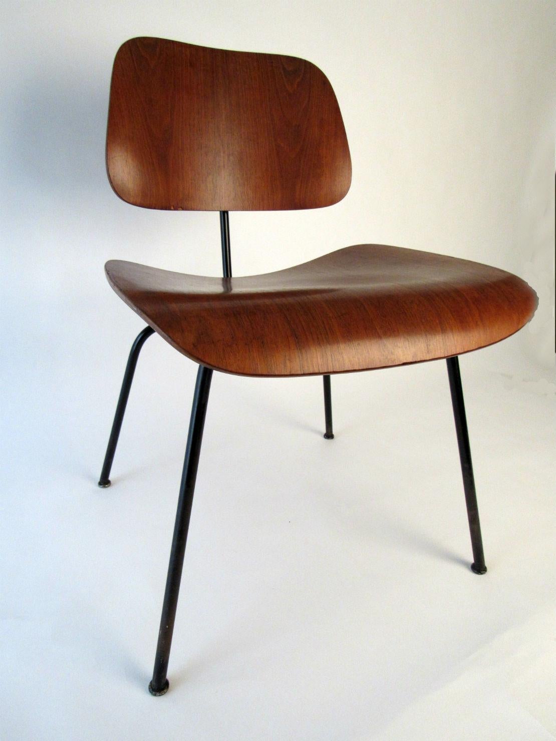 Early Eames DCM Chairs circa 1955 For Sale 1