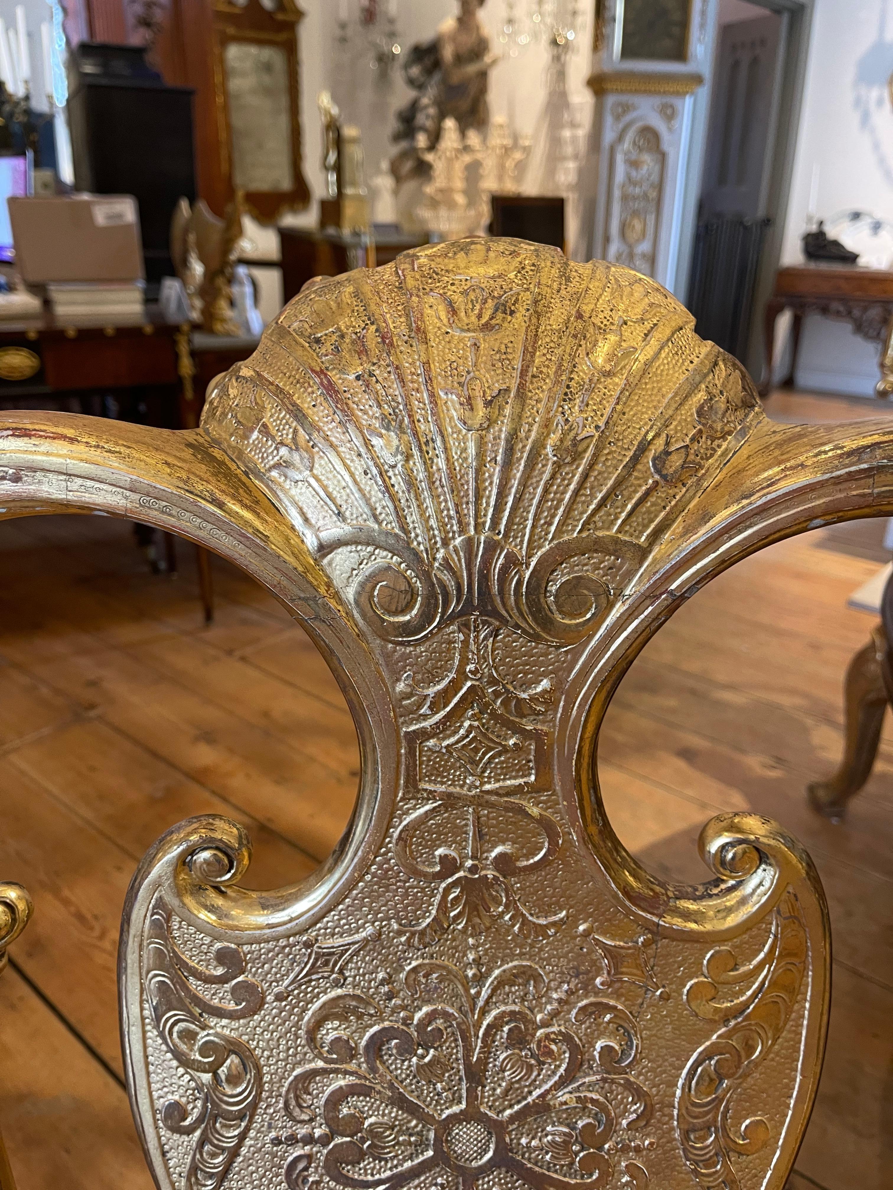 XIXe siècle Ensemble de quatre chaises d'appoint dorées Queen Anne  en vente
