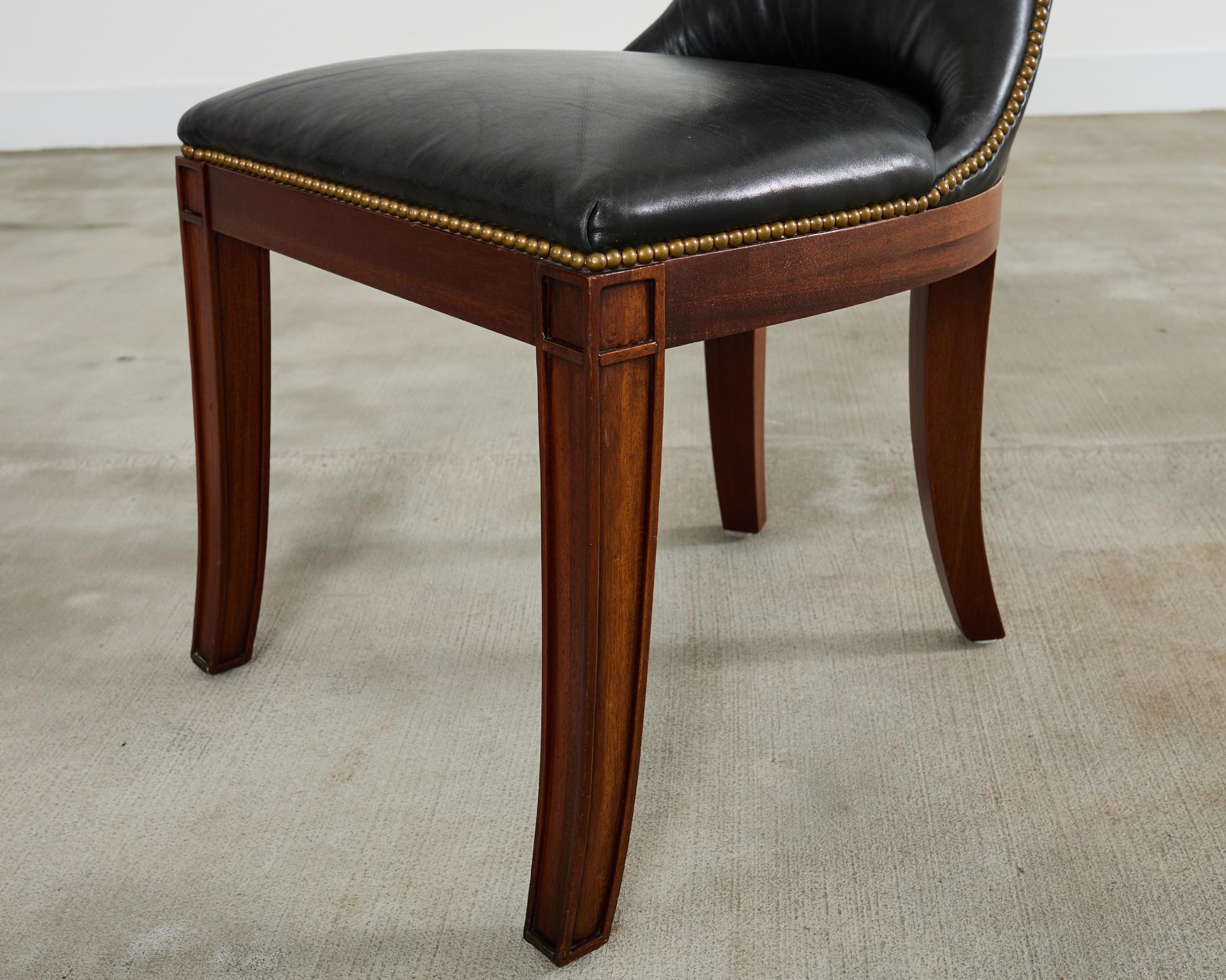 Satz von vier Ralph Lauren Highgate-Leder-Esszimmerstühlen im Angebot 7