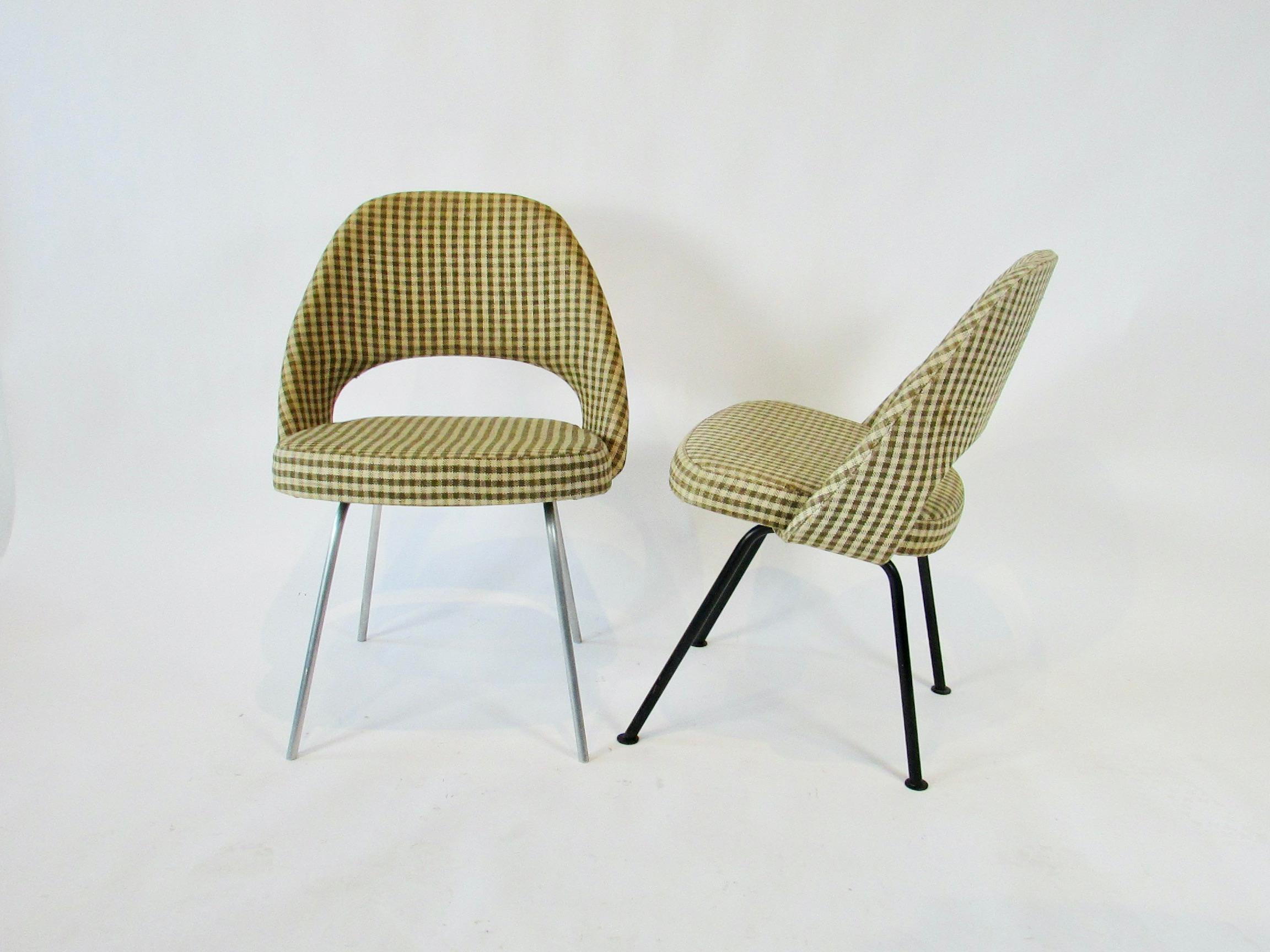 Set of Four Rare Early Production Eero Saarinen for H.G. Knoll Dining Chairs For Sale 4