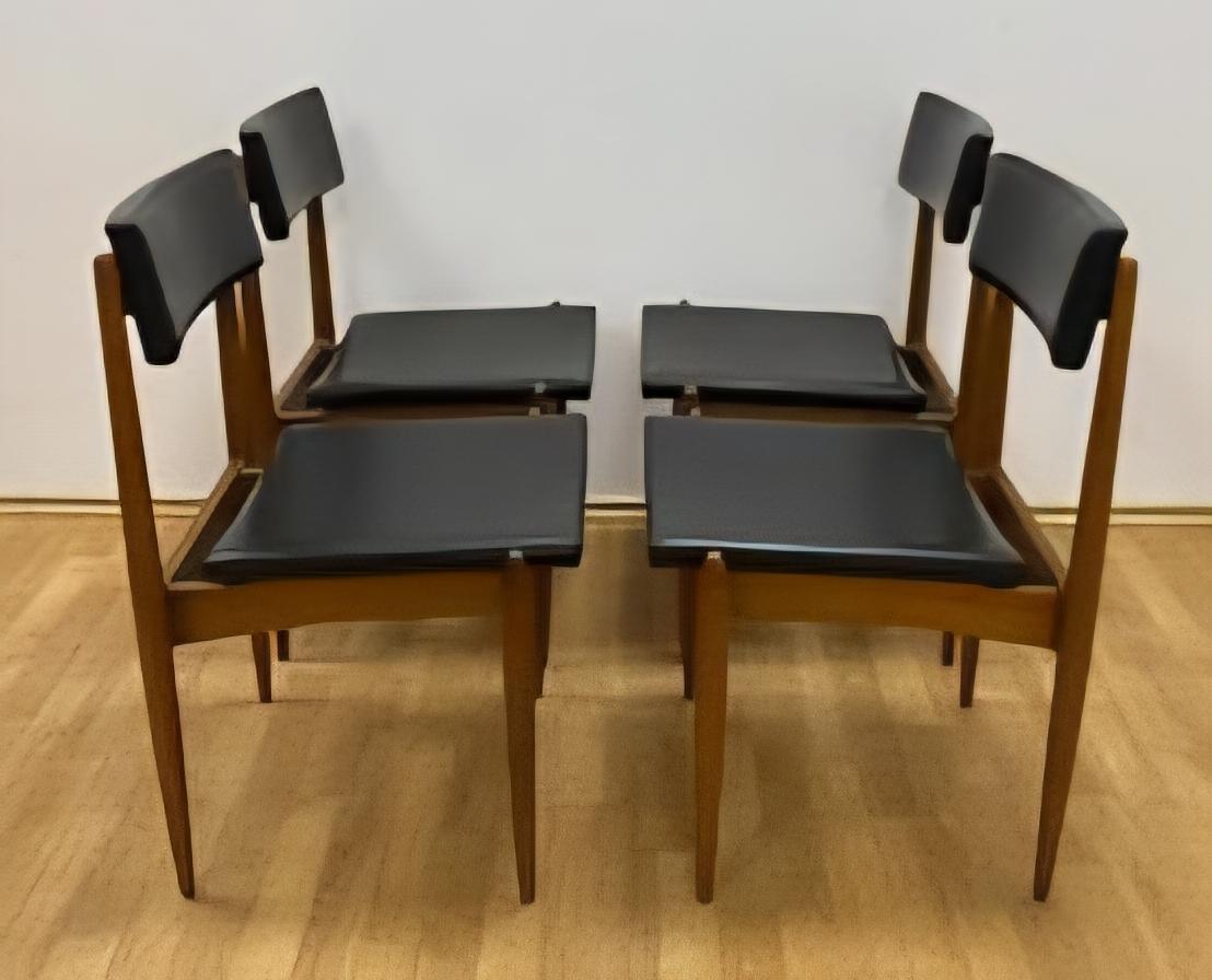 Ensemble de quatre chaises de salle à manger rares du milieu du siècle, Danemark, années 1970 en vente 3