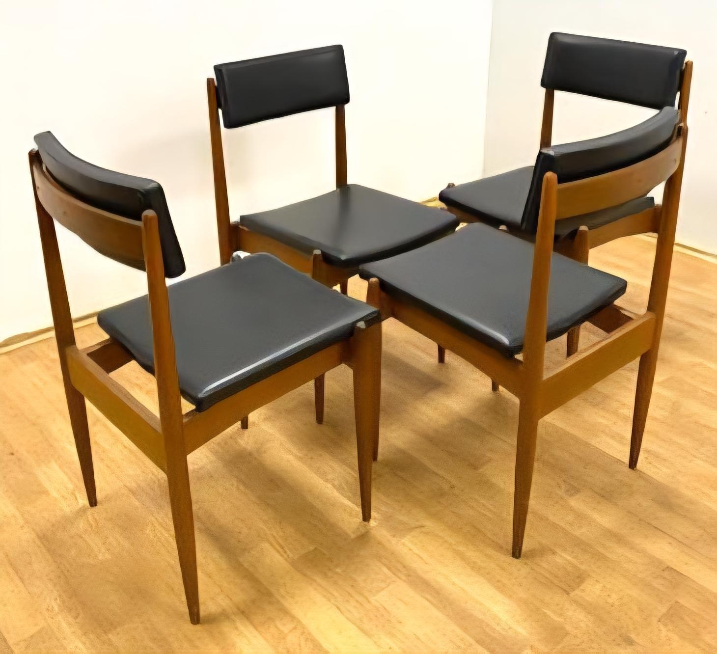 Mid-Century Modern Ensemble de quatre chaises de salle à manger rares du milieu du siècle, Danemark, années 1970 en vente