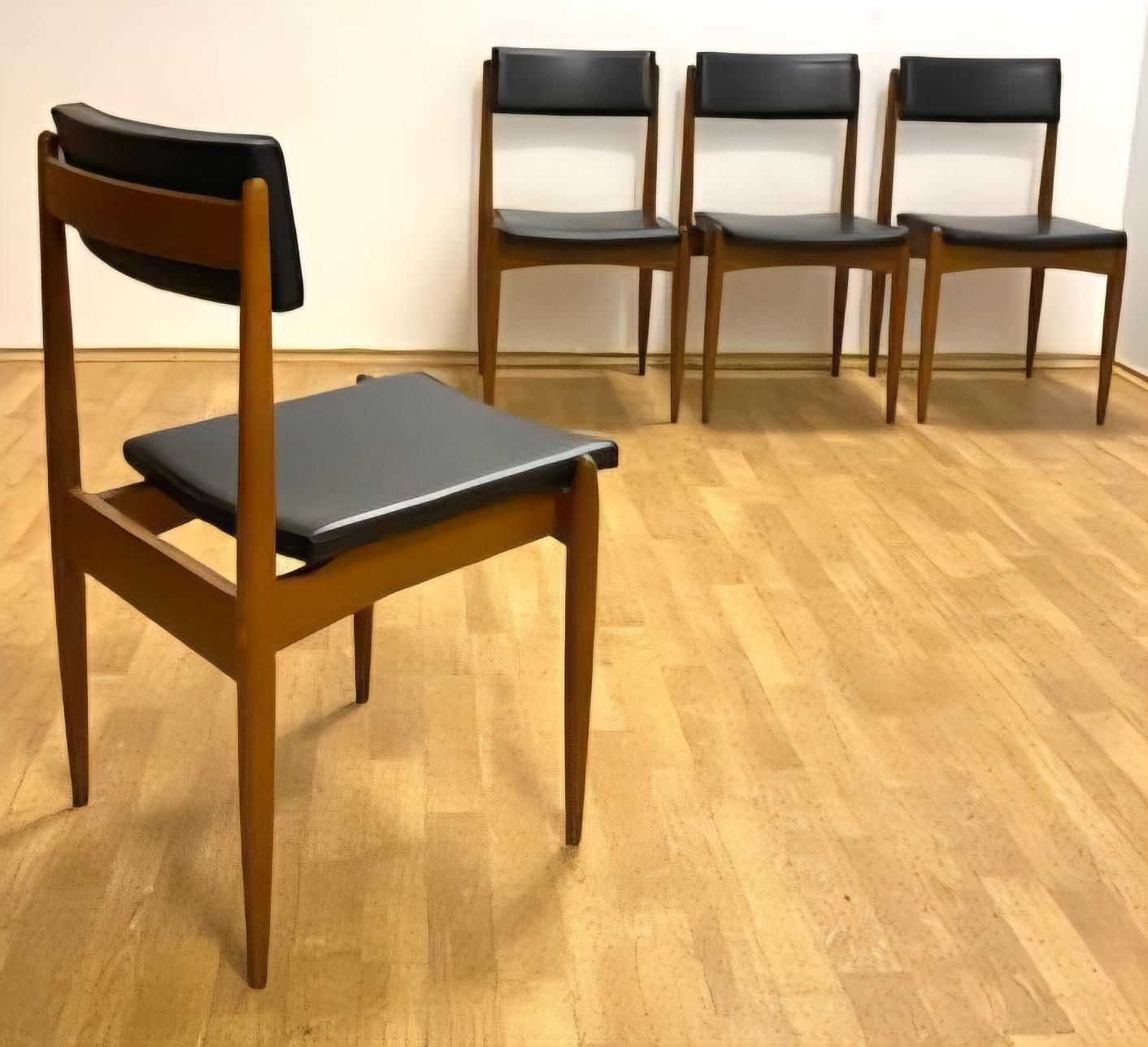 Fin du 20e siècle Ensemble de quatre chaises de salle à manger rares du milieu du siècle, Danemark, années 1970 en vente