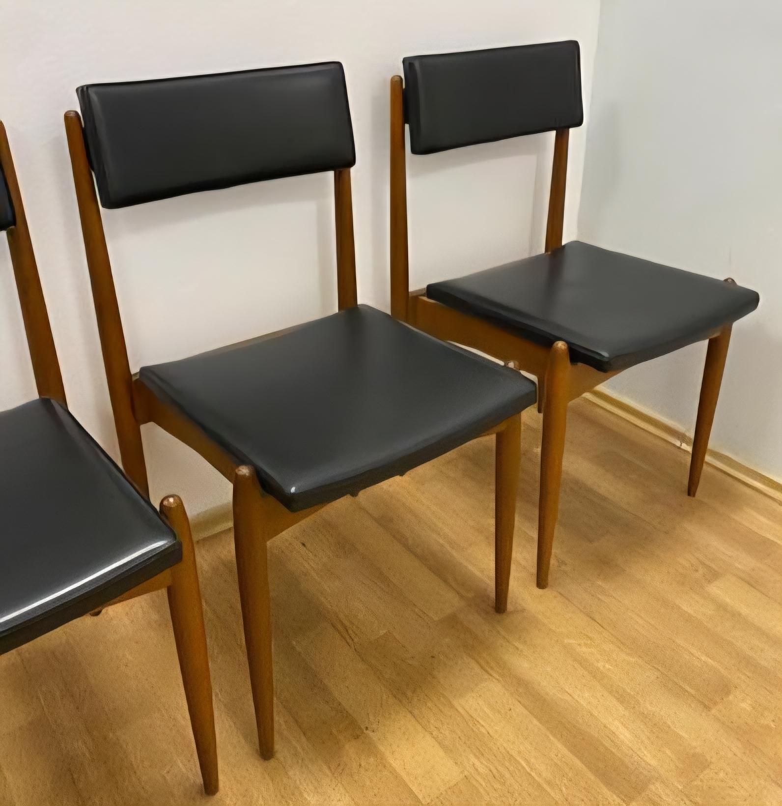 Ensemble de quatre chaises de salle à manger rares du milieu du siècle, Danemark, années 1970 en vente 1
